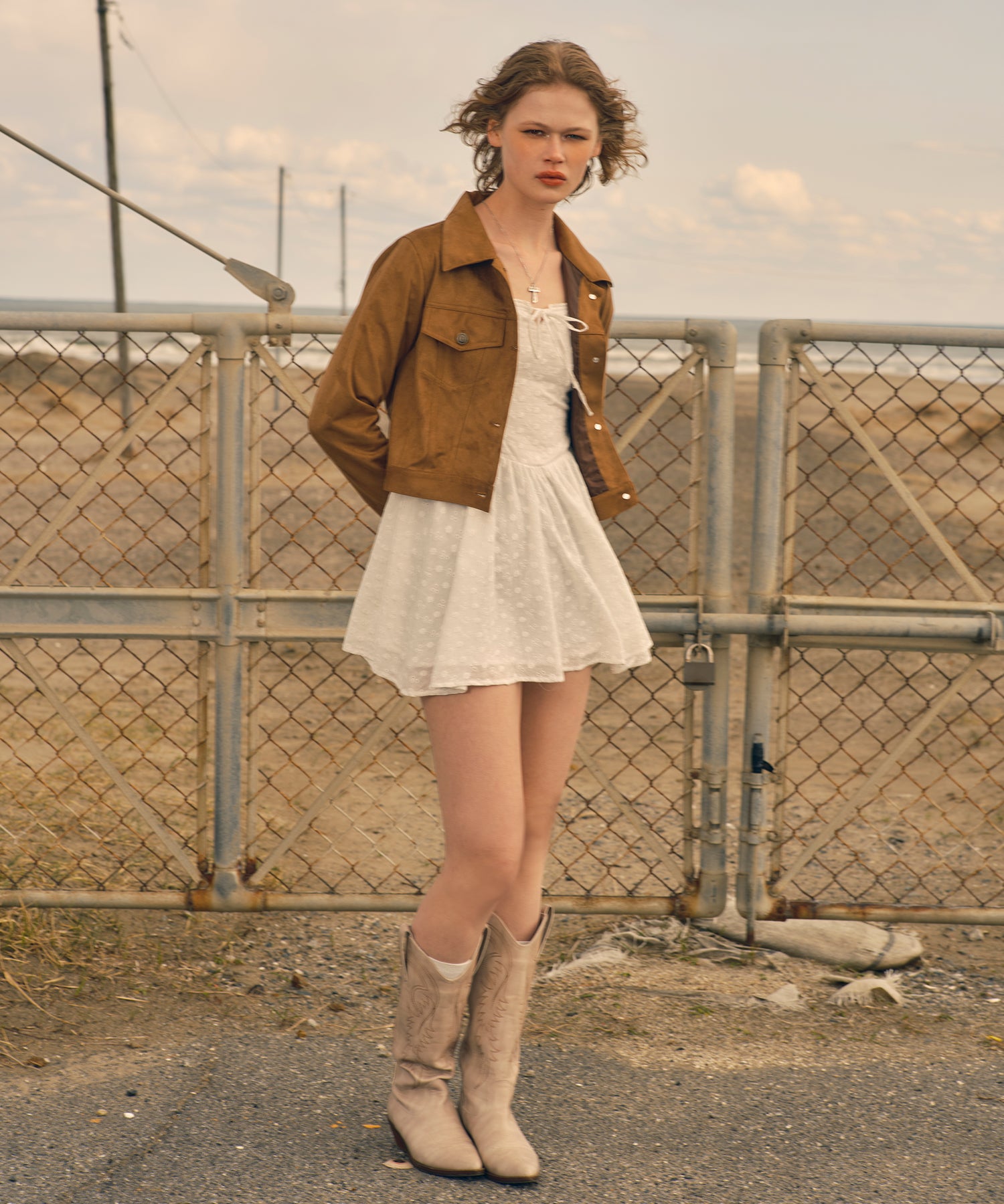 MODEL:173cm/COLOR:BEIGE/SIZE:F