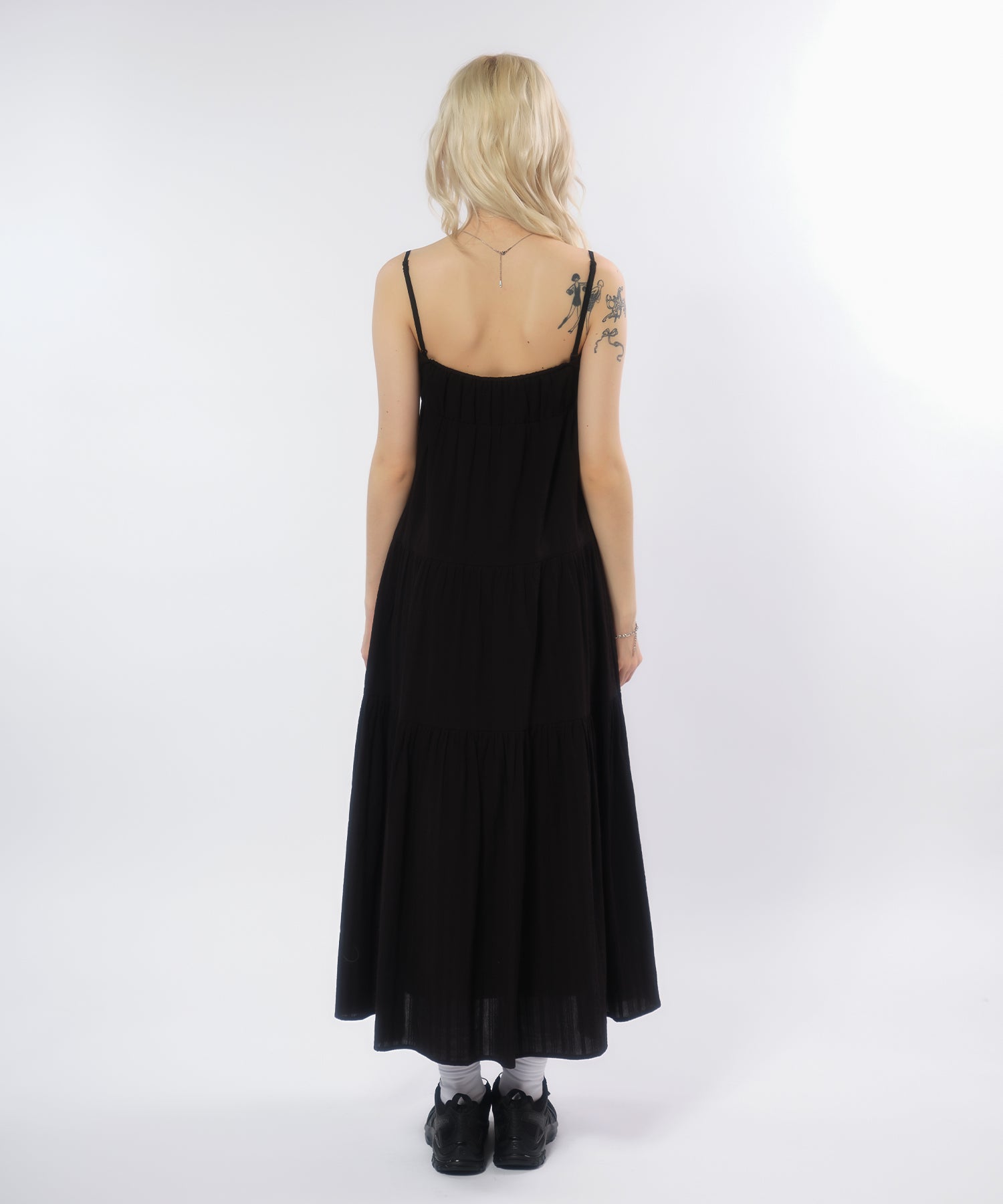 MODEL:170cm/COLOR:BLACK/SIZE:F