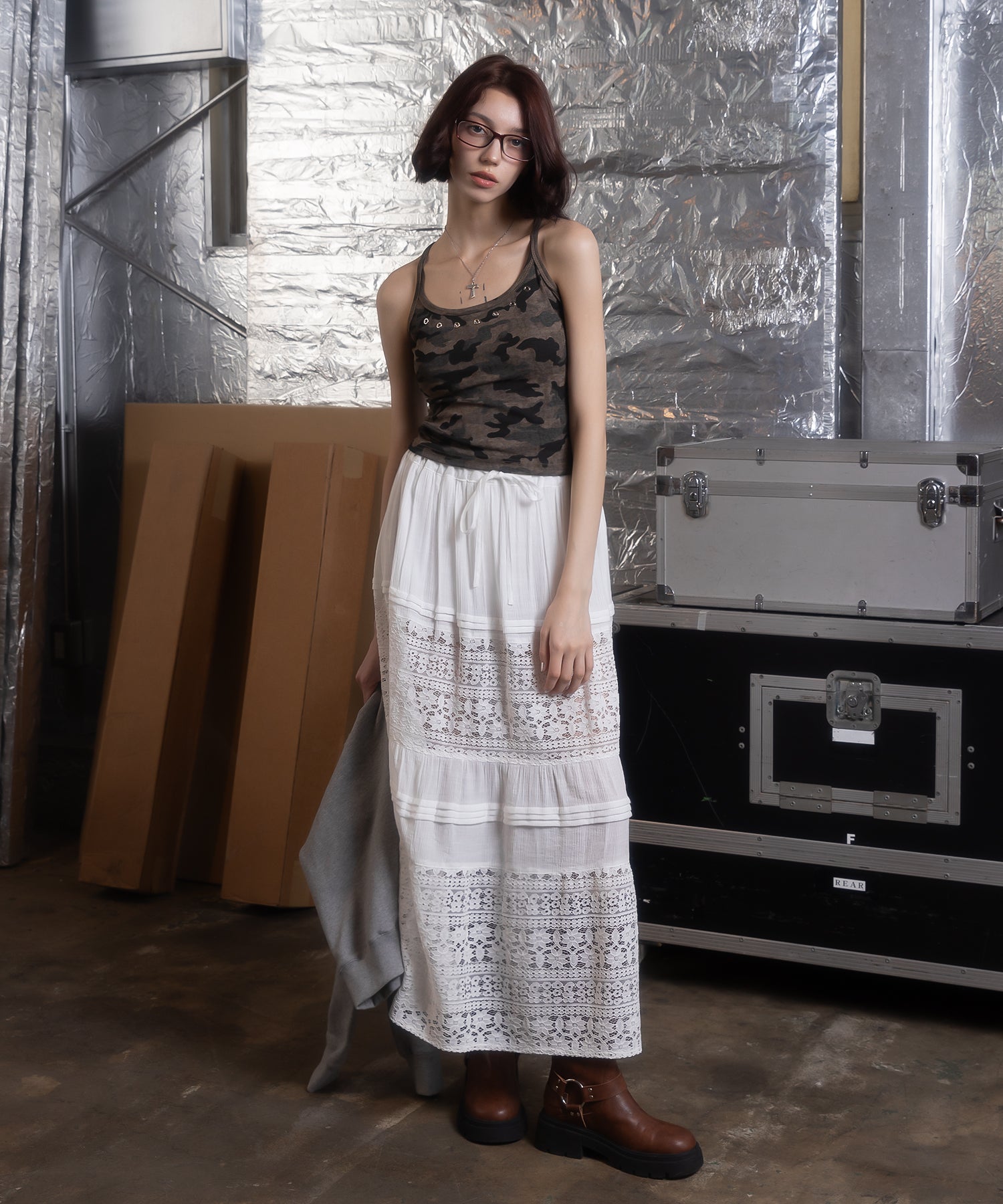 MODEL:172cm/COLOR:WHITE/SIZE:F