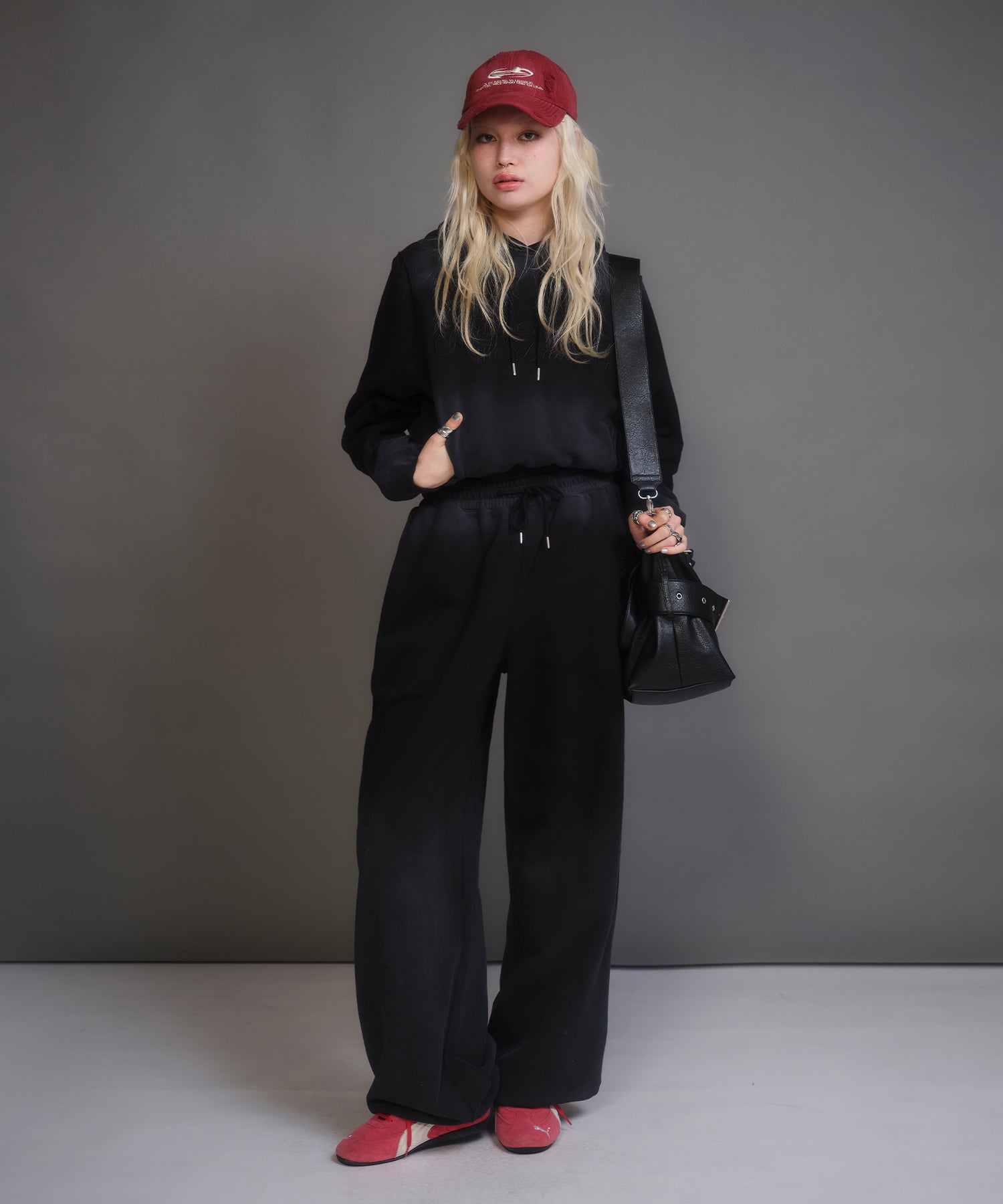 MODEL:170cm/COLOR:BLACK/SIZE:F