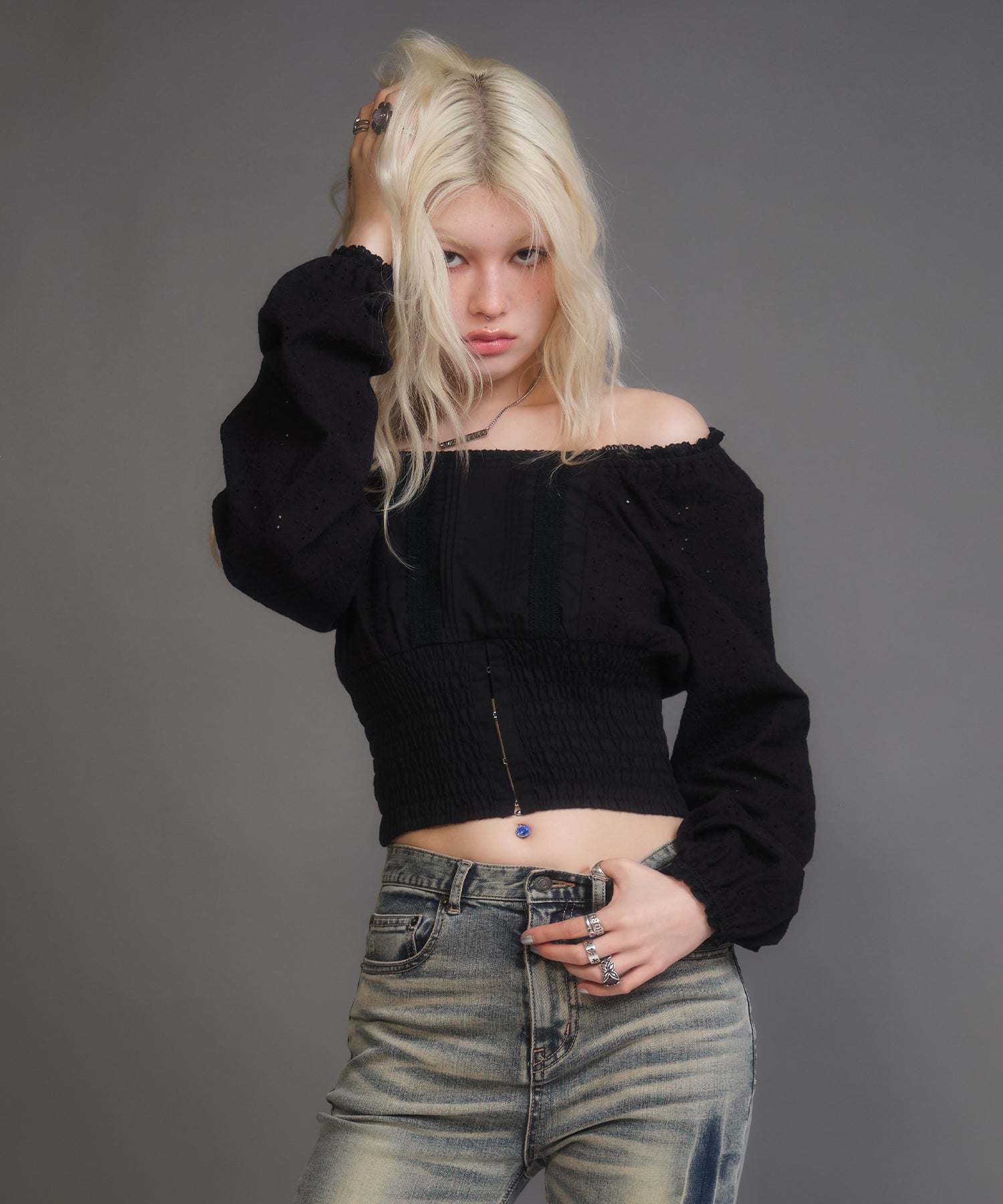 MODEL:170cm/COLOR:BLACK/SIZE:F