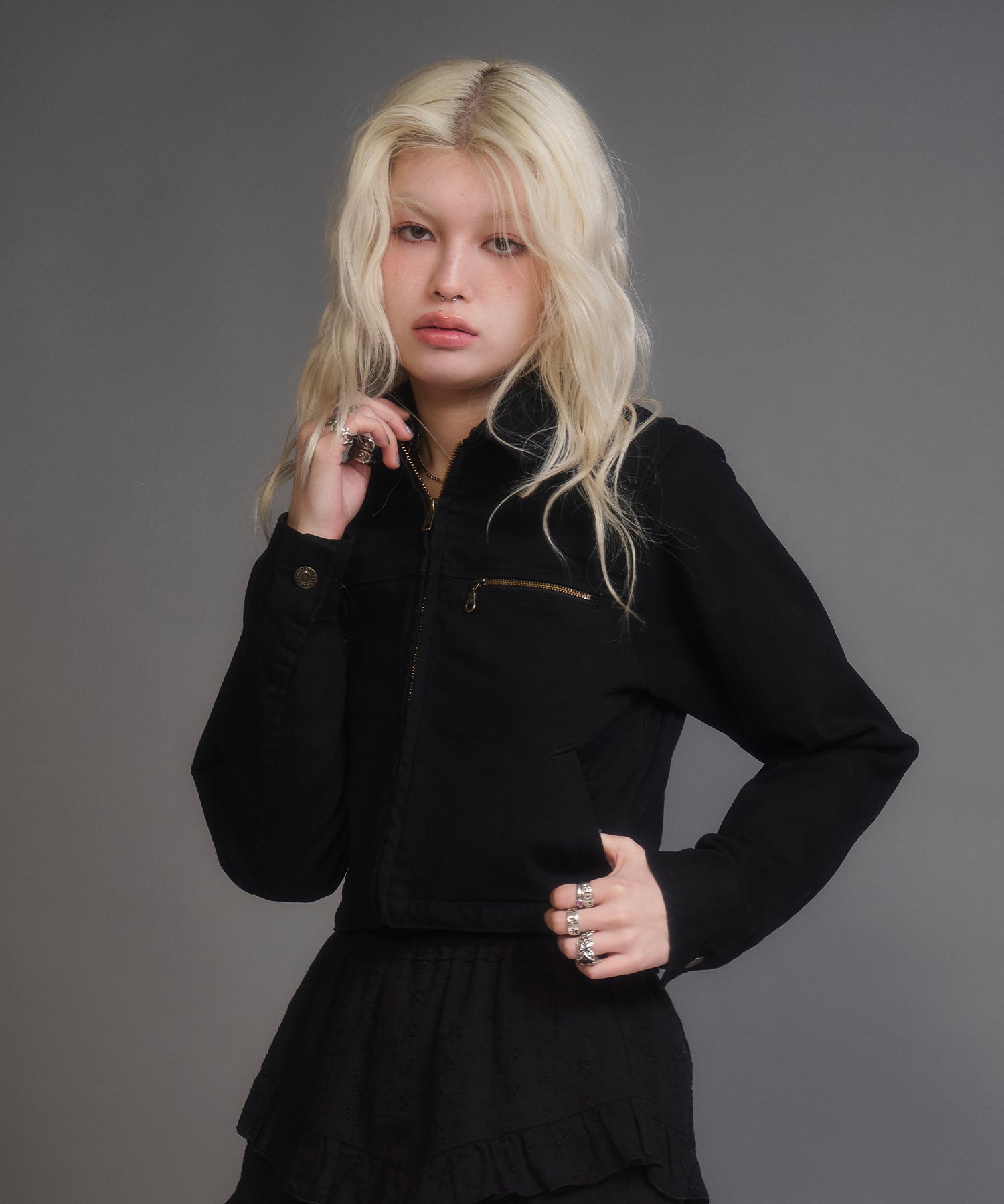 MODEL:170cm/COLOR:BLACK/SIZE:F