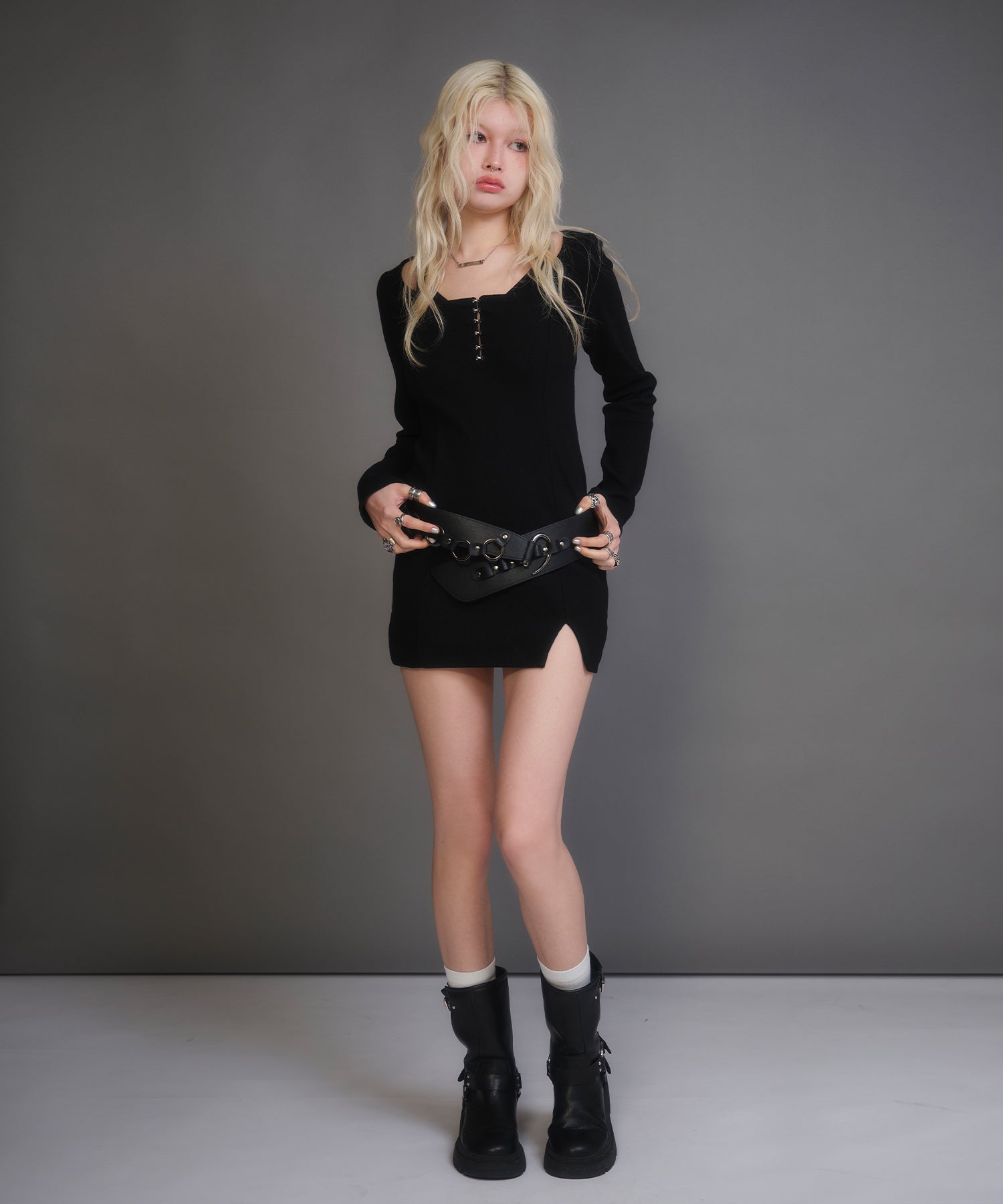 MODEL:170cm/COLOR:BLACK/SIZE:F