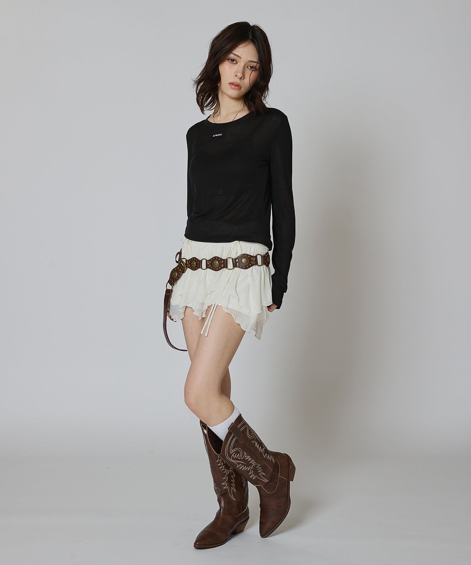 MODEL:173cm/COLOR:WHITE/SIZE:F