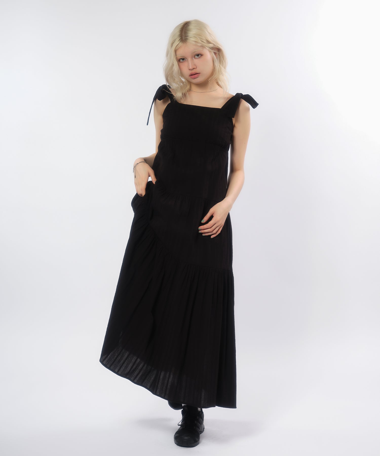 MODEL:170cm/COLOR:BLACK/SIZE:F