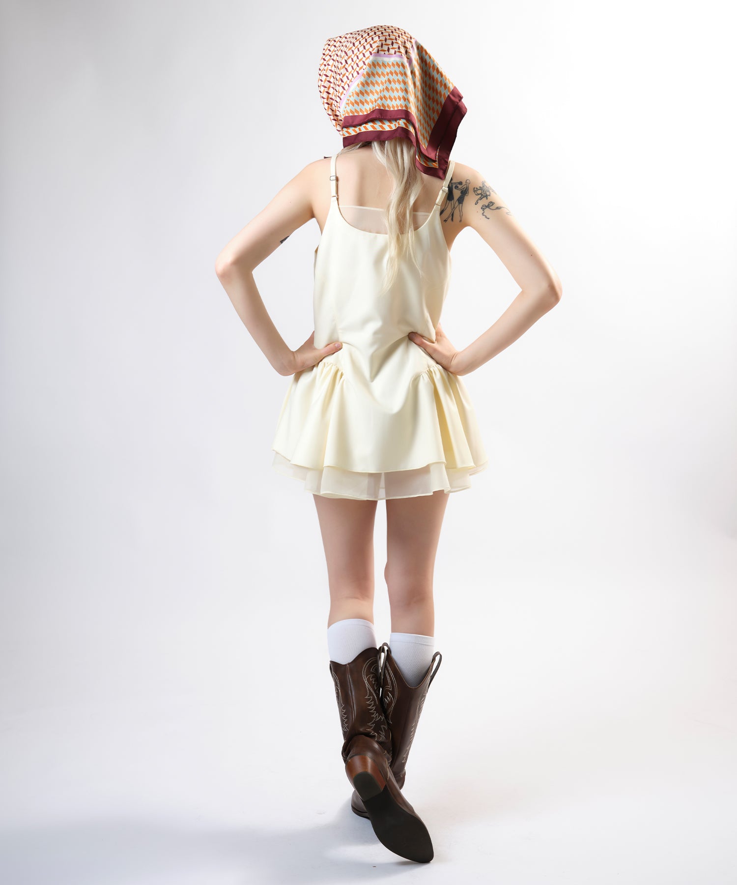 MODEL:170cm/COLOR:IVORY/SIZE:F