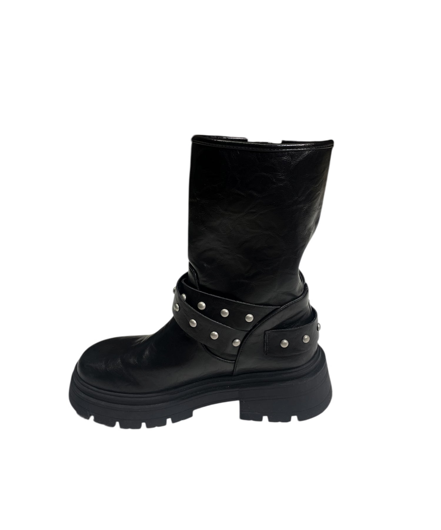 バックルベルトミドルブーツ