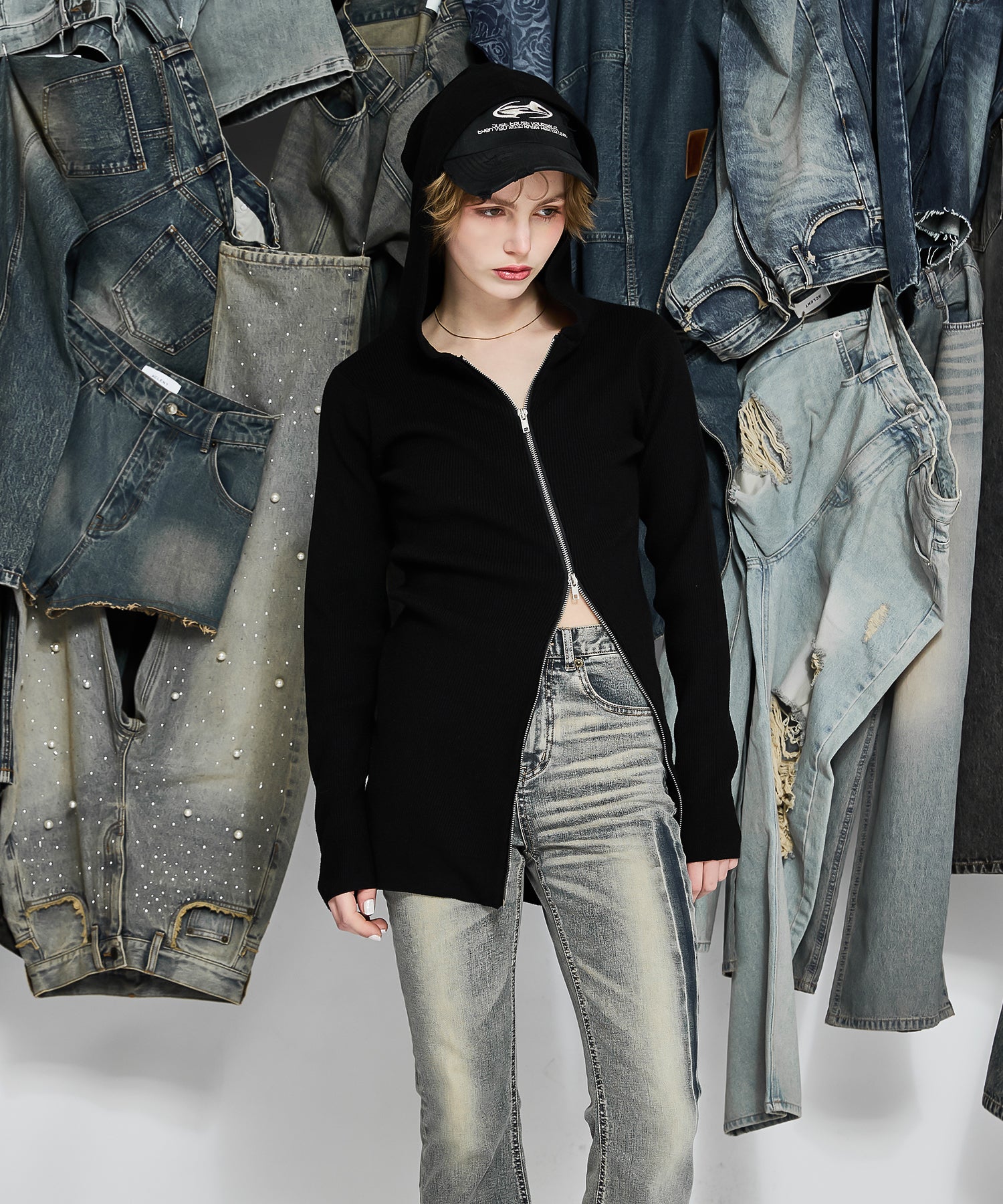 MODEL:170cm/COLOR:BLACK/SIZE:F