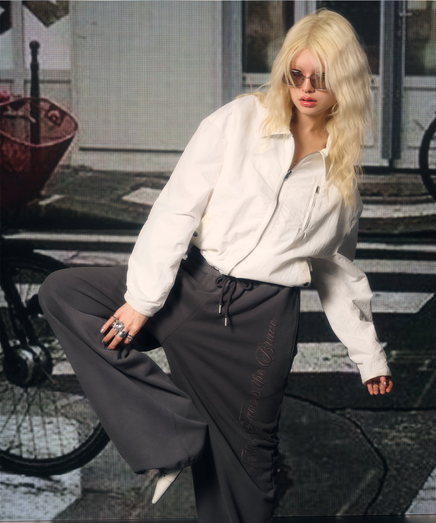 MODEL:170cm/COLOR:WHITE/SIZE:F