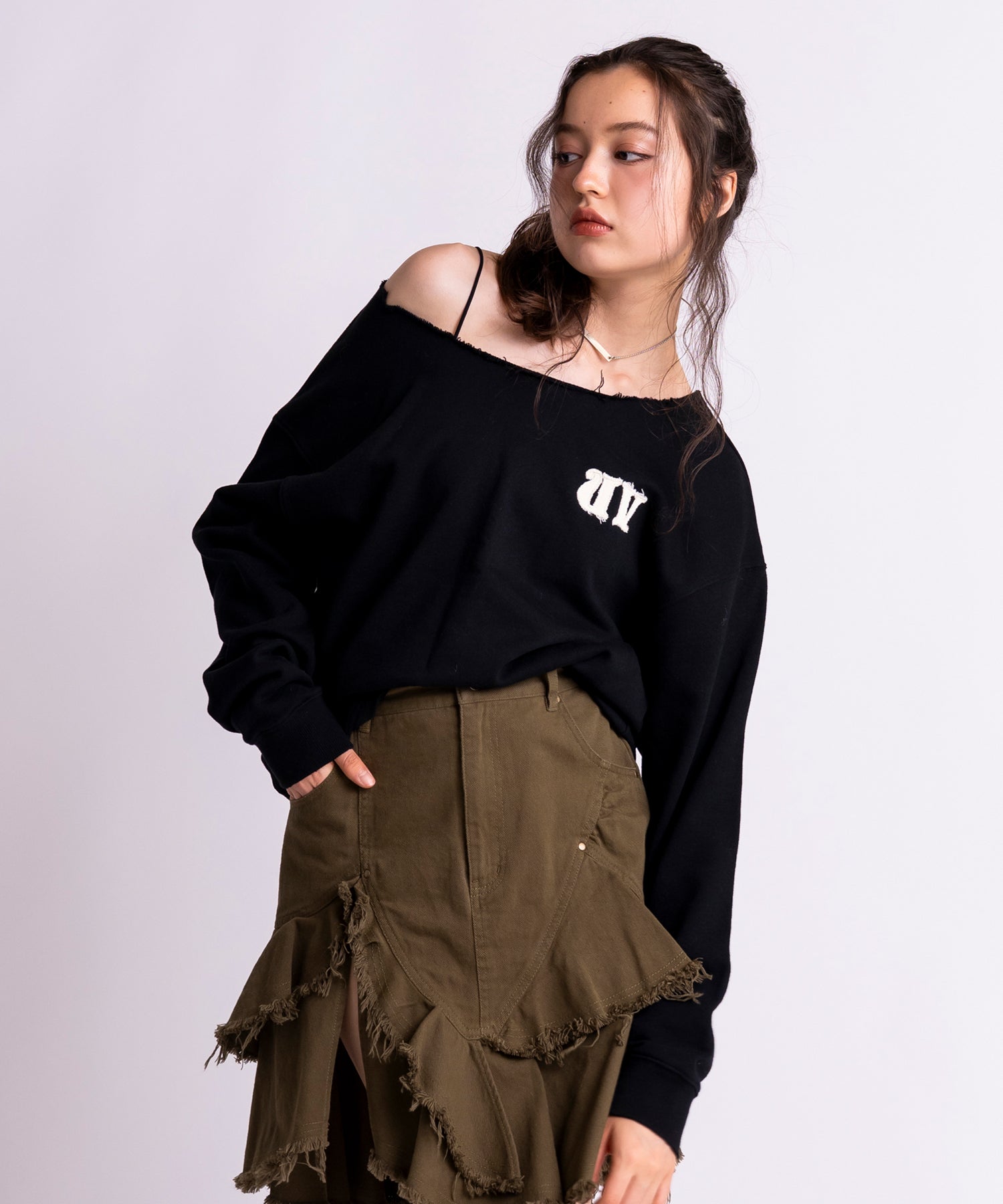 MODEL:172cm/COLOR:BLACK/SIZE:F