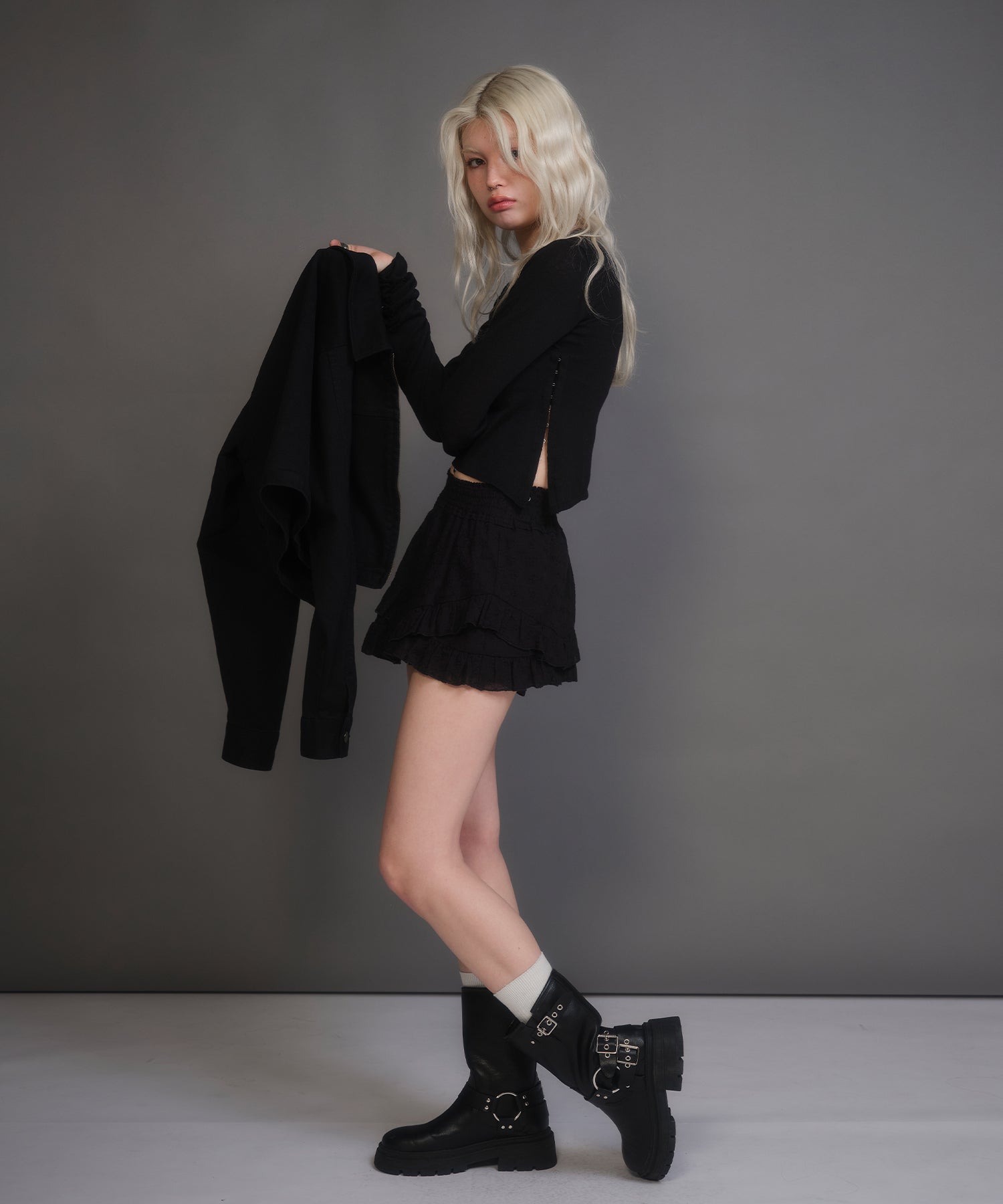 MODEL:170cm/COLOR:BLACK/SIZE:F