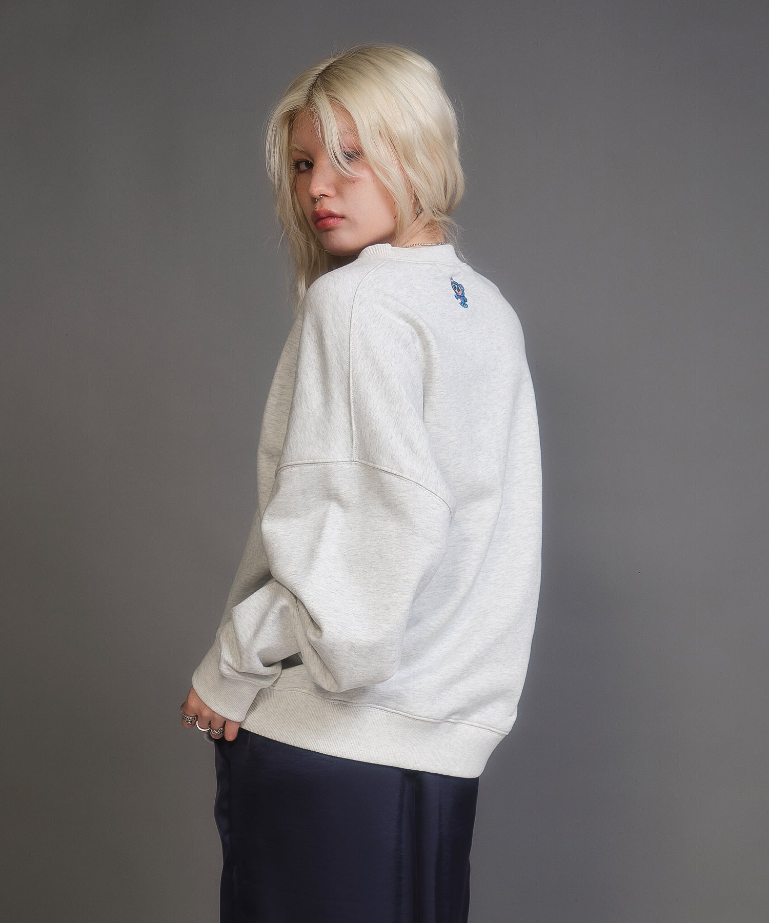 MODEL:170cm/COLOR:WHITE/SIZE:F