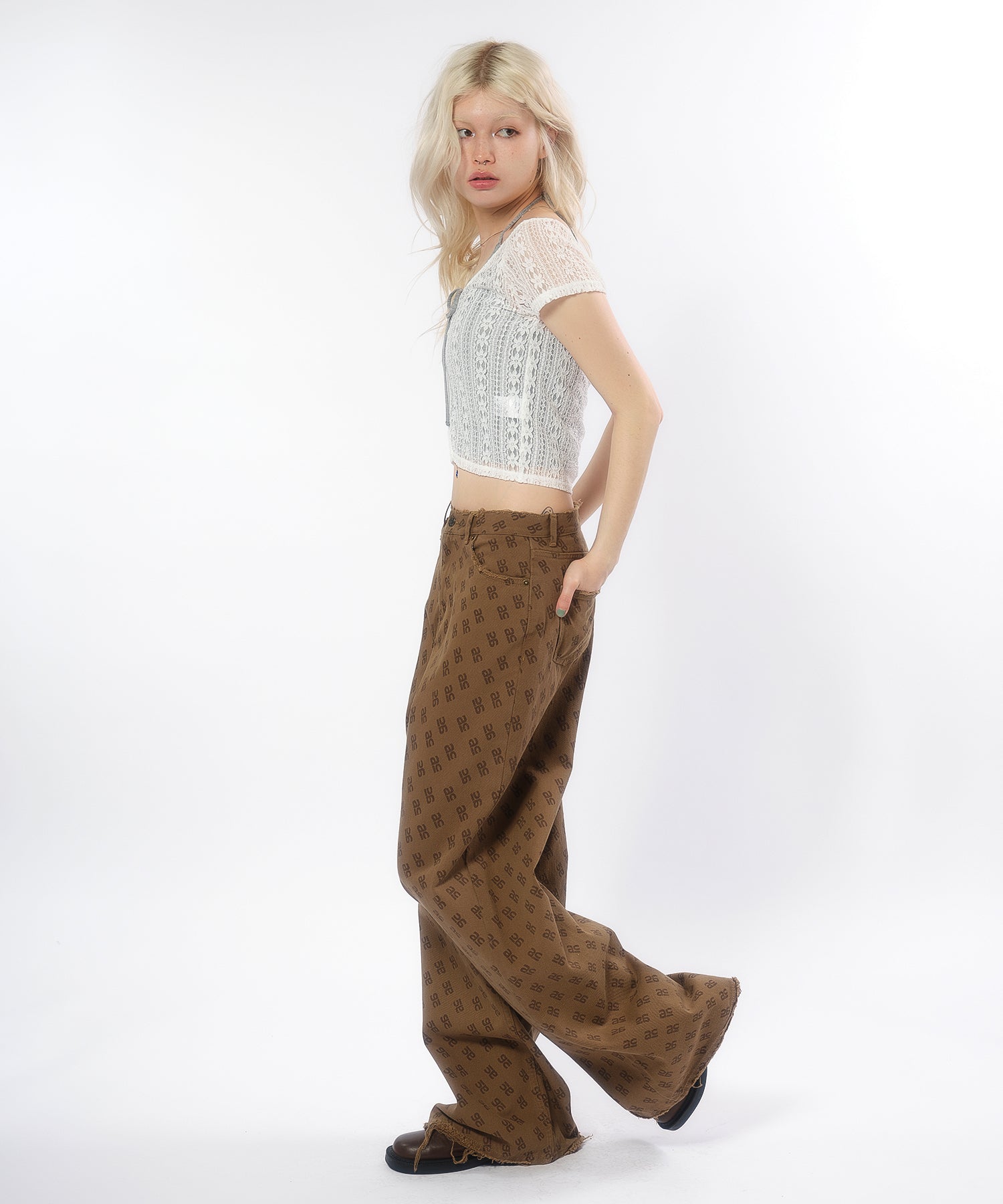 MODEL:170cm/COLOR:WHITE/SIZE:F