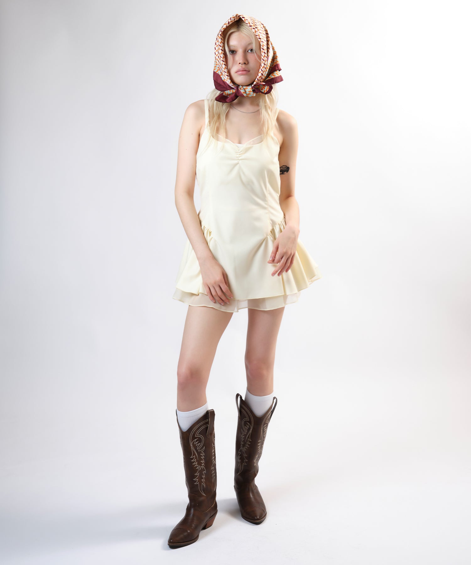 MODEL:170cm/COLOR:IVORY/SIZE:F