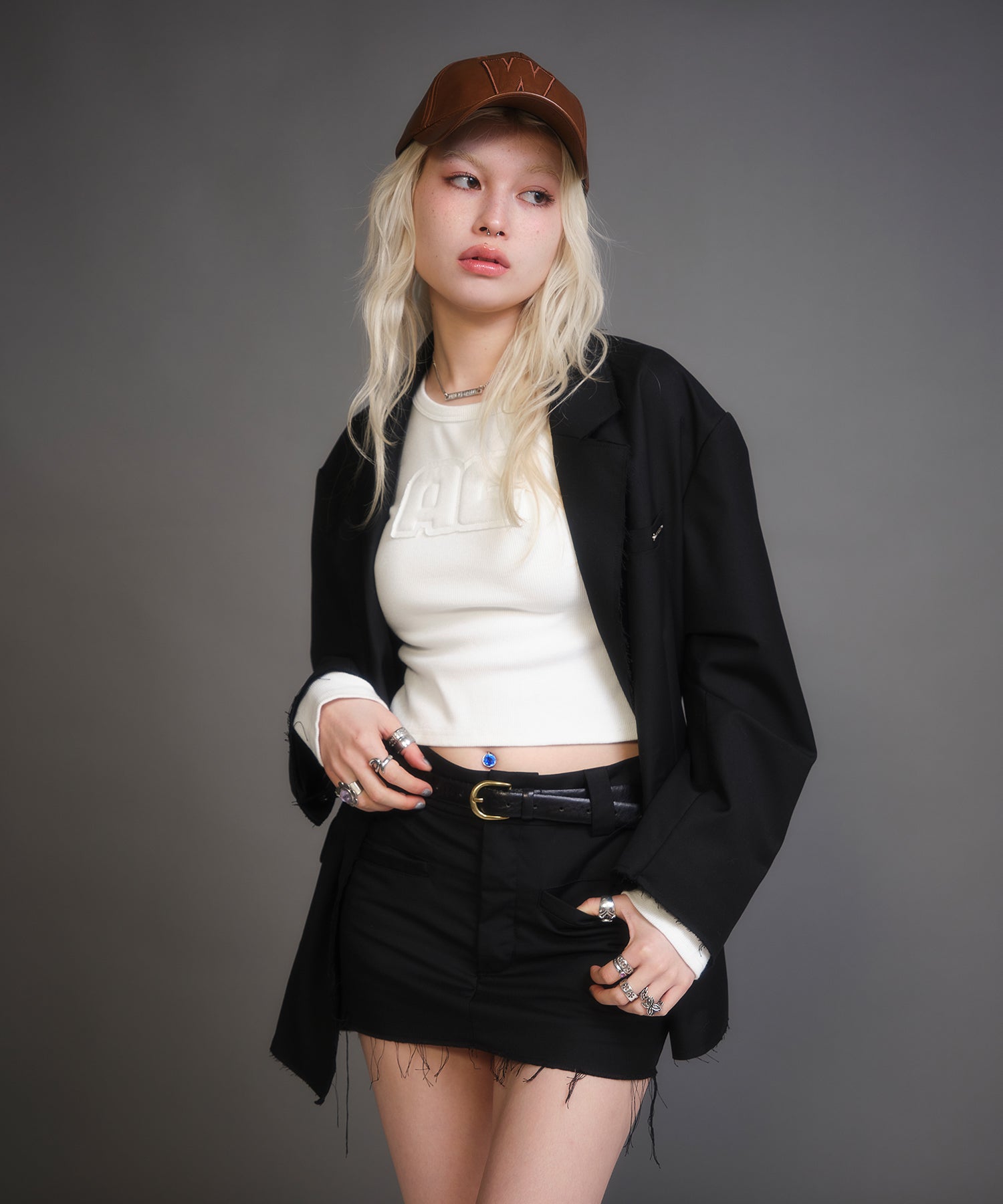 MODEL:170cm/COLOR:BLACK/SIZE:F