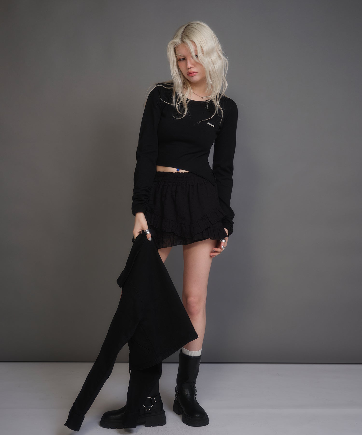 MODEL:170cm/COLOR:BLACK/SIZE:F