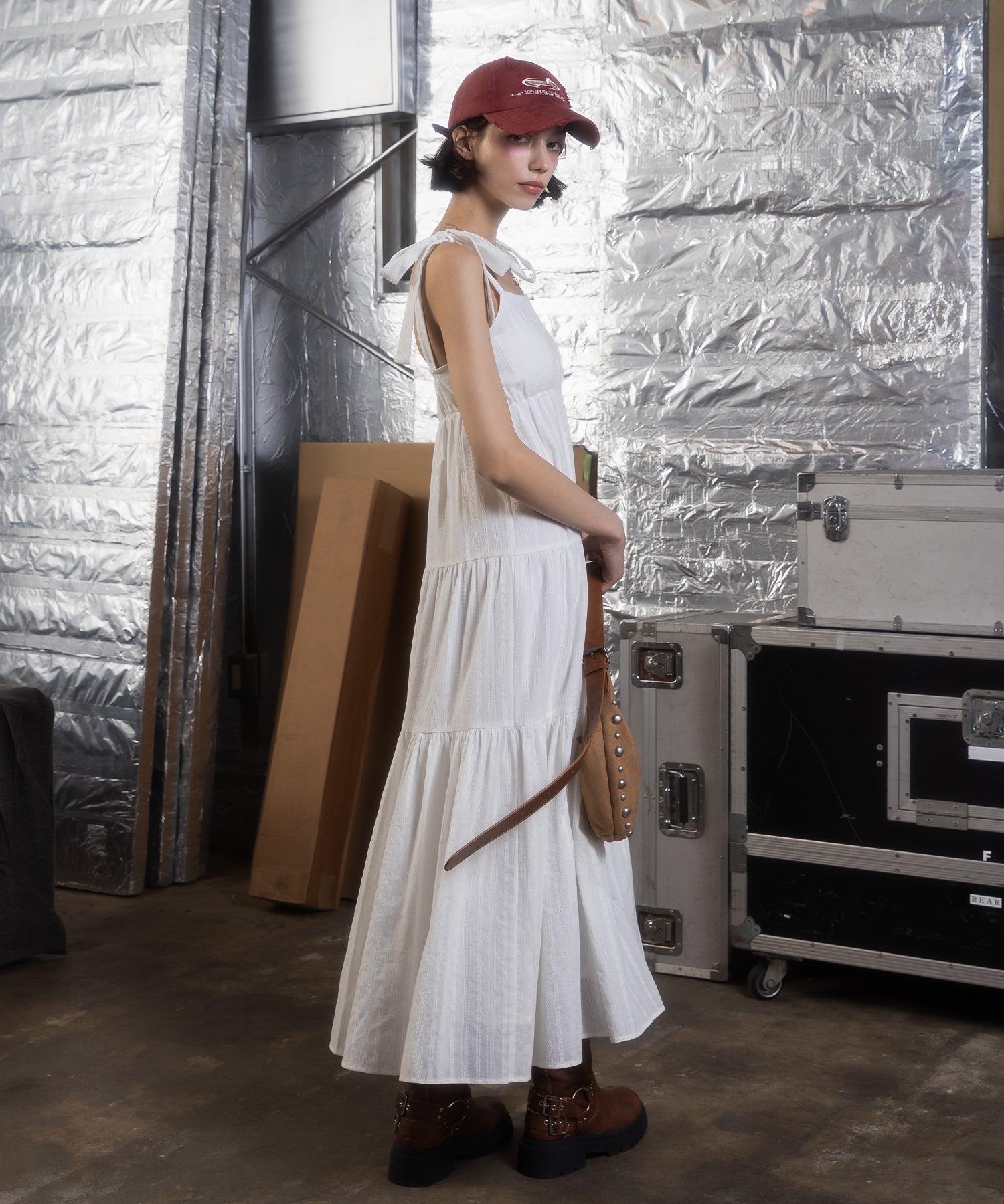 MODEL:172cm/COLOR:WHITE/SIZE:F