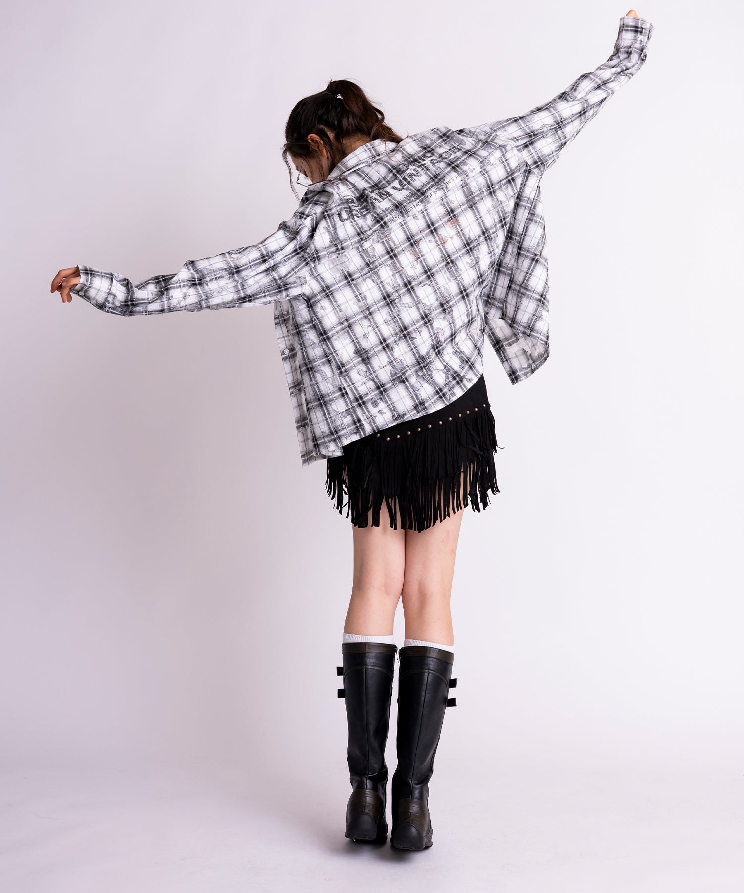 MODEL:172cm/COLOR:WHITE/SIZE:F