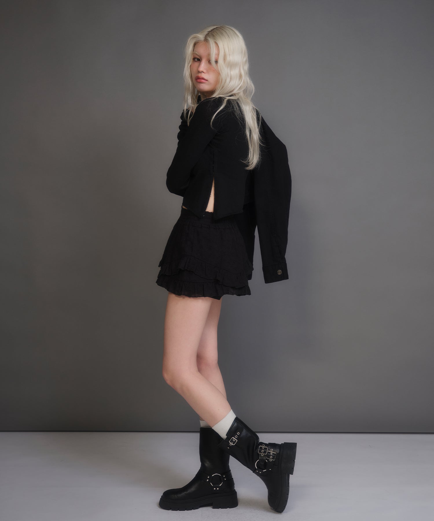 MODEL:170cm/COLOR:BLACK/SIZE:F