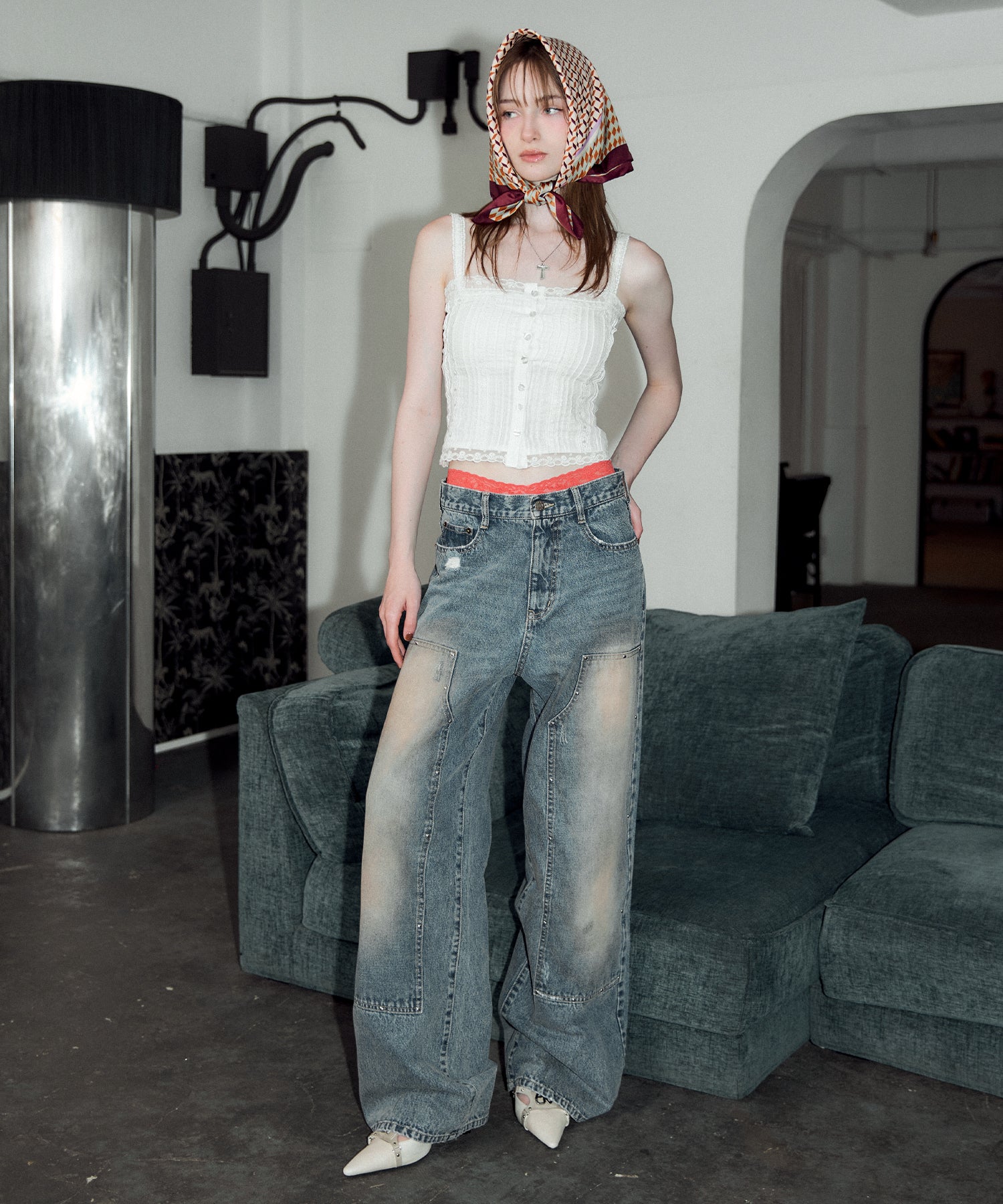 MODEL:174cm/COLOR:WHITE/SIZE:F