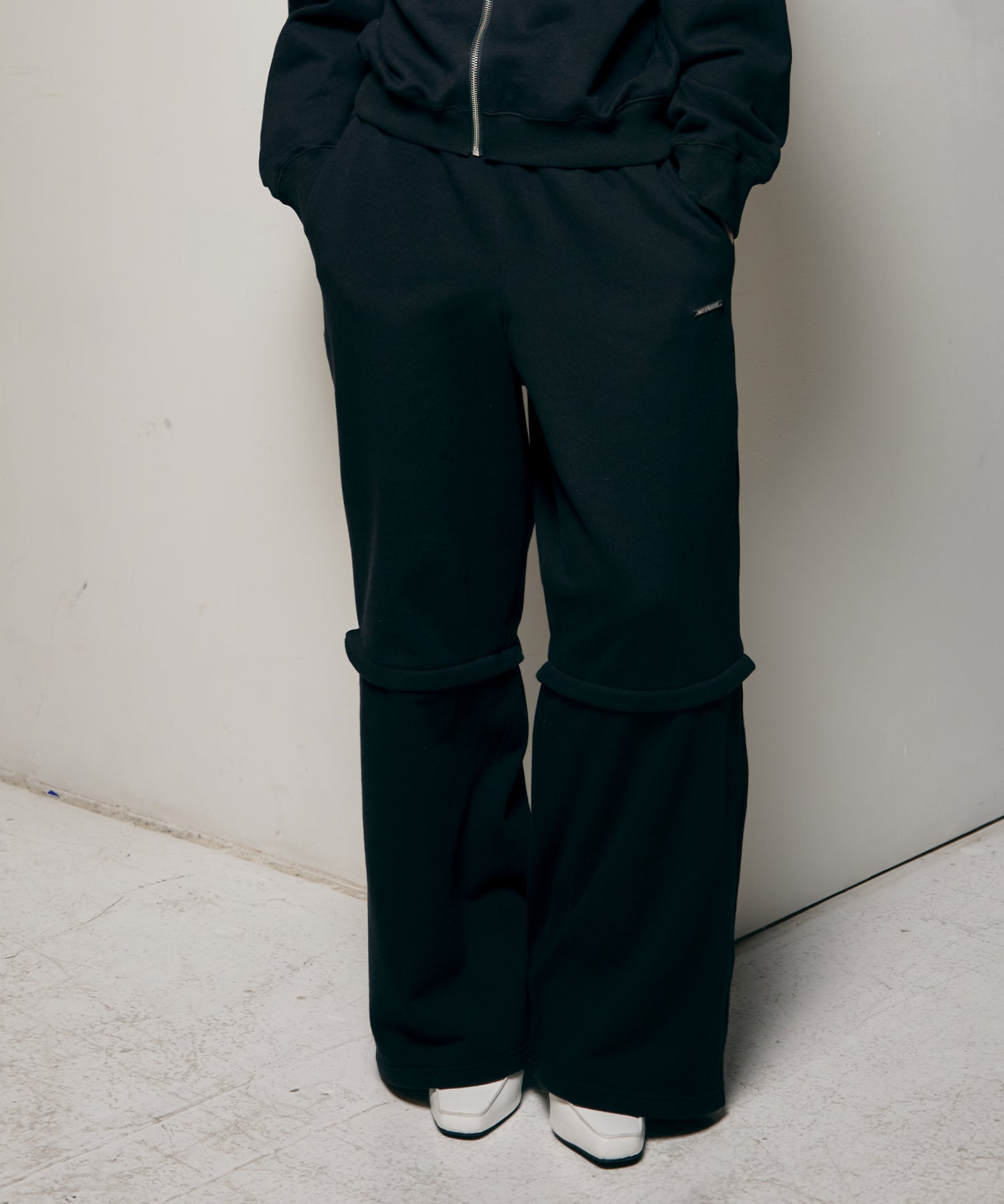 MODEL:170cm/COLOR:BLACK/SIZE:F