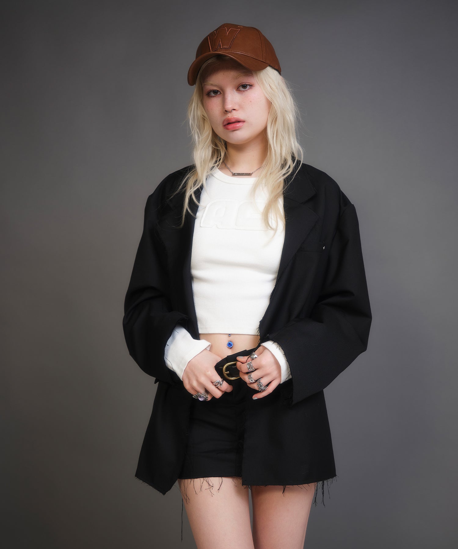 MODEL:170cm/COLOR:BLACK/SIZE:F