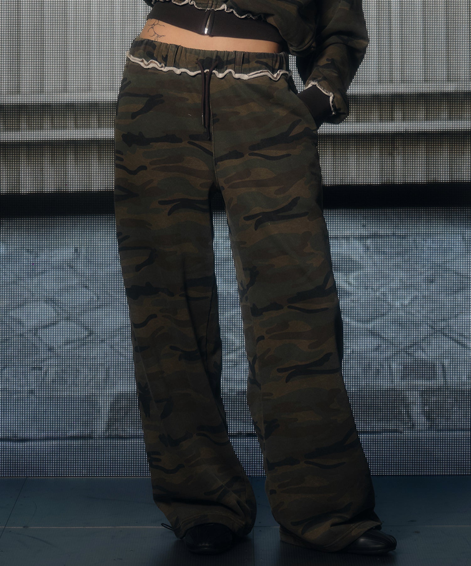 MODEL:170cm/COLOR:KHAKI/SIZE:F