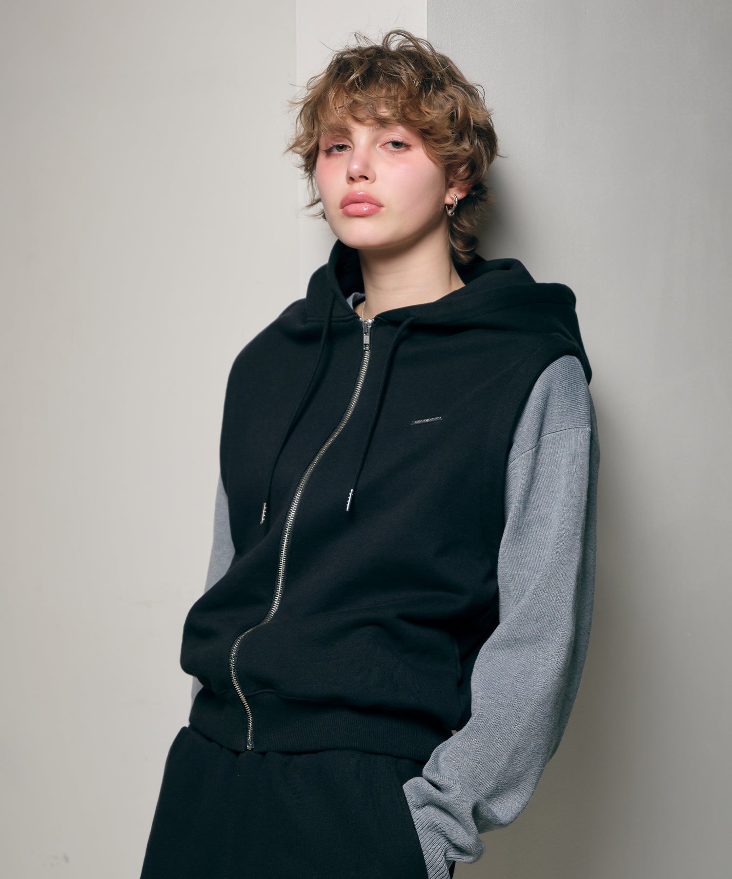 MODEL:170cm/COLOR:BLACK/SIZE:F