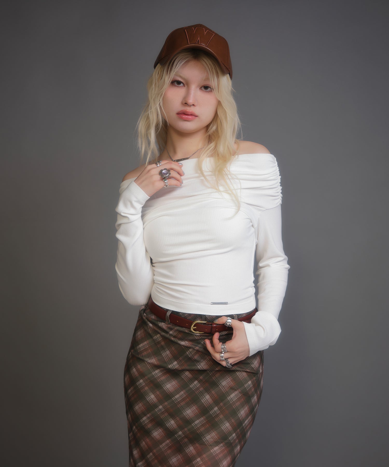 MODEL:170cm/COLOR:WHITE/SIZE:F