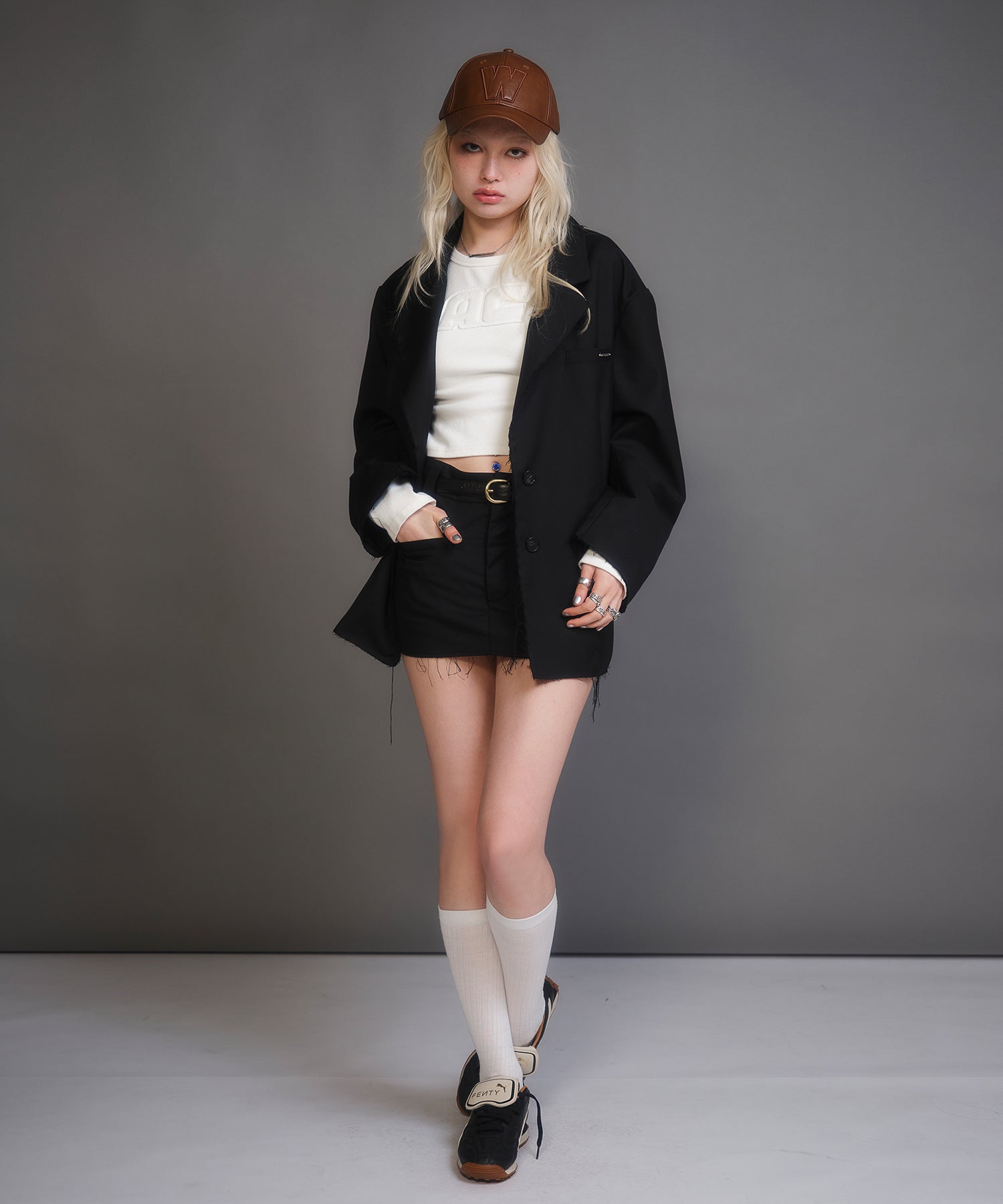 MODEL:170cm/COLOR:BLACK/SIZE:F