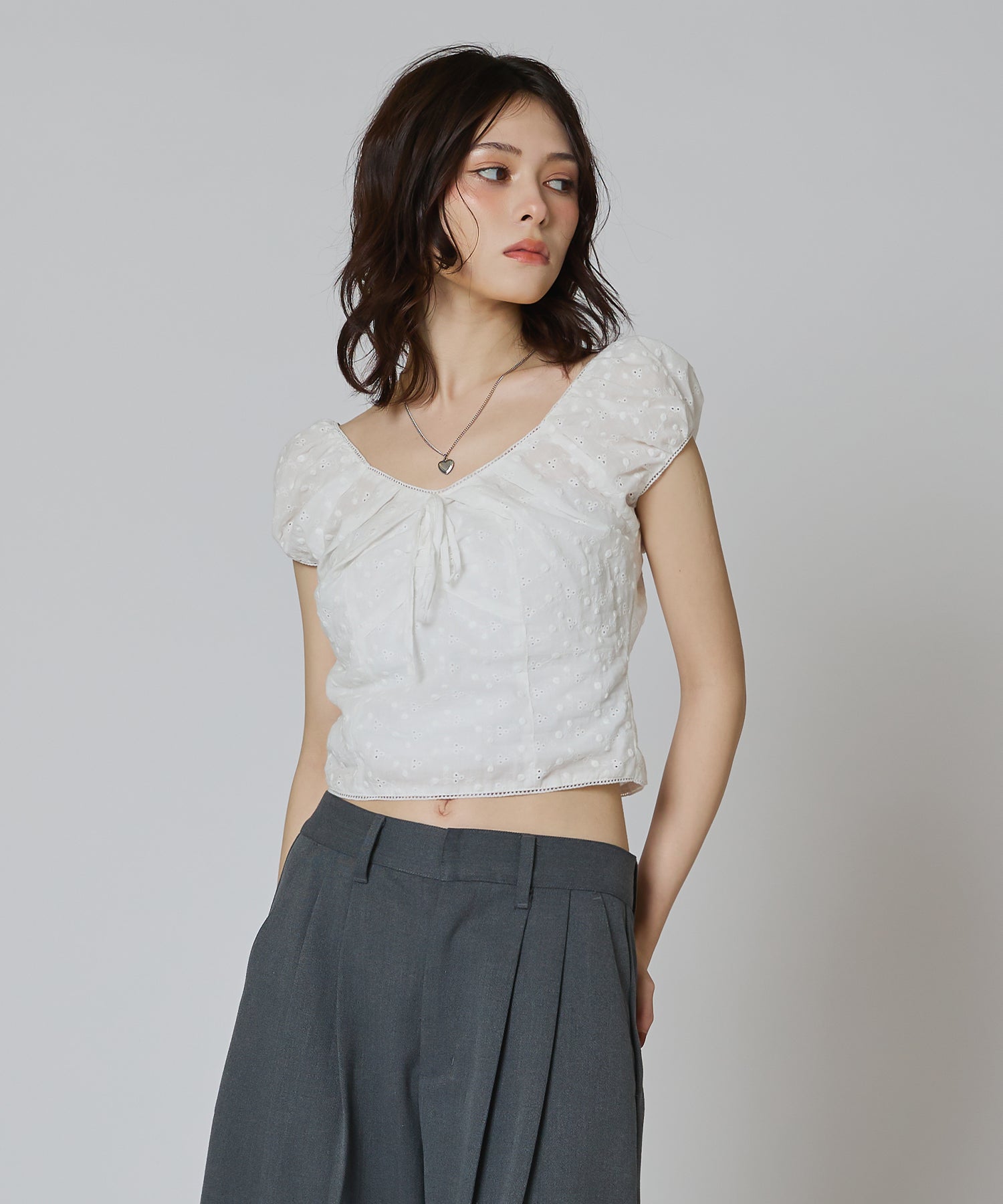 MODEL:163cm/COLOR:WHITE/SIZE:F