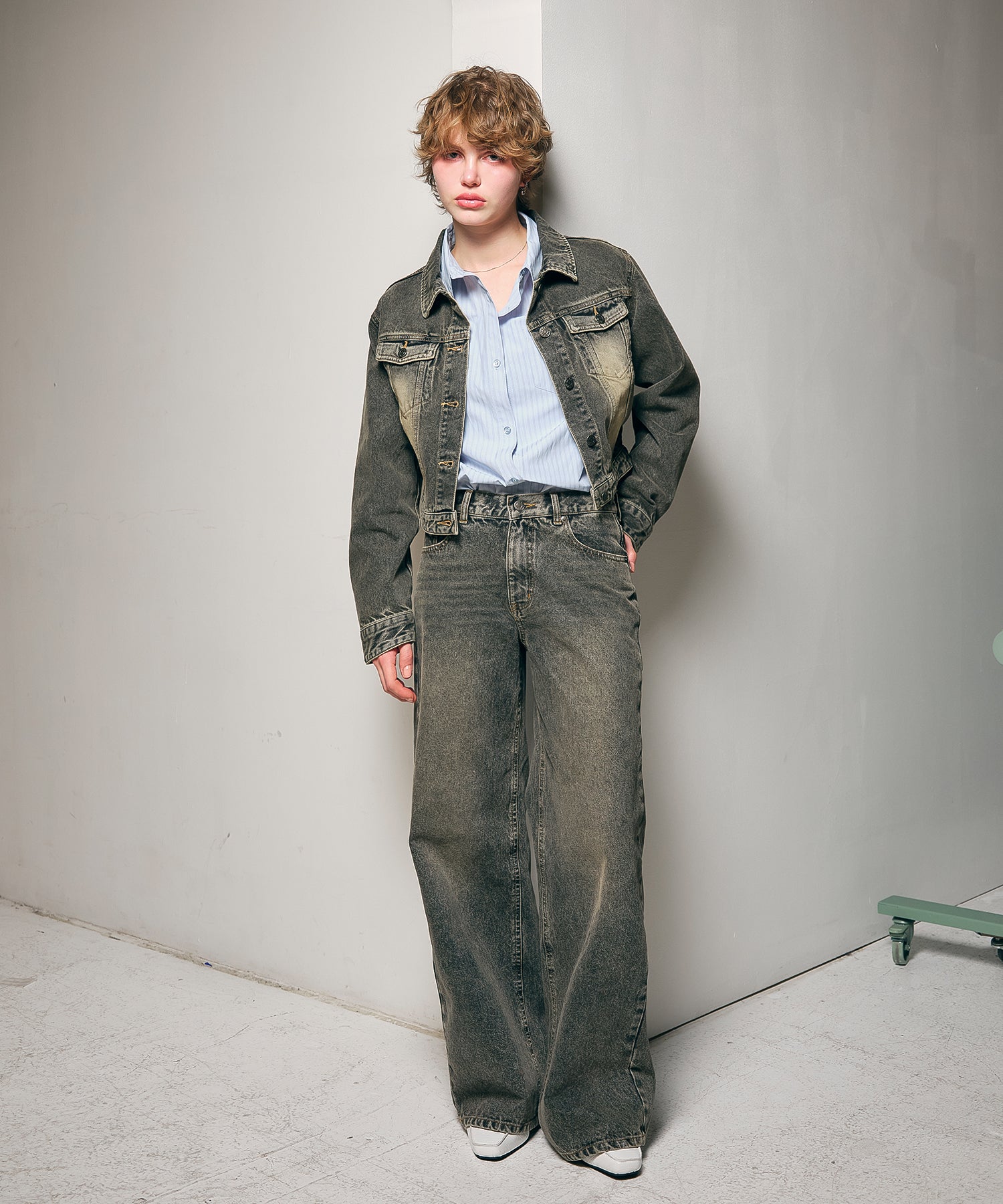 MODEL:170cm/COLOR:BLACK/SIZE:F