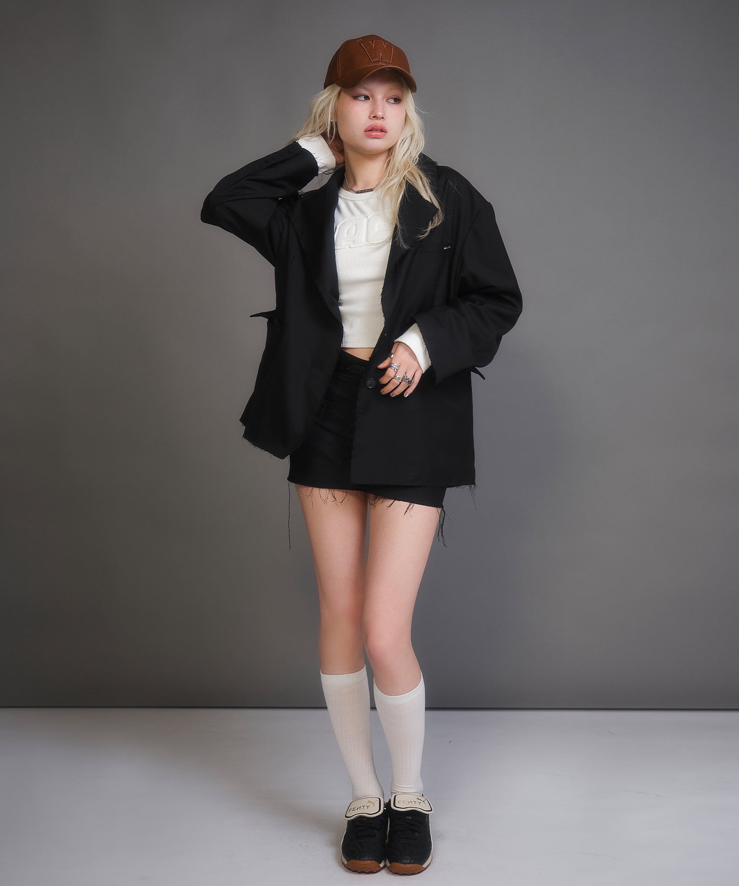 MODEL:170cm/COLOR:BLACK/SIZE:F