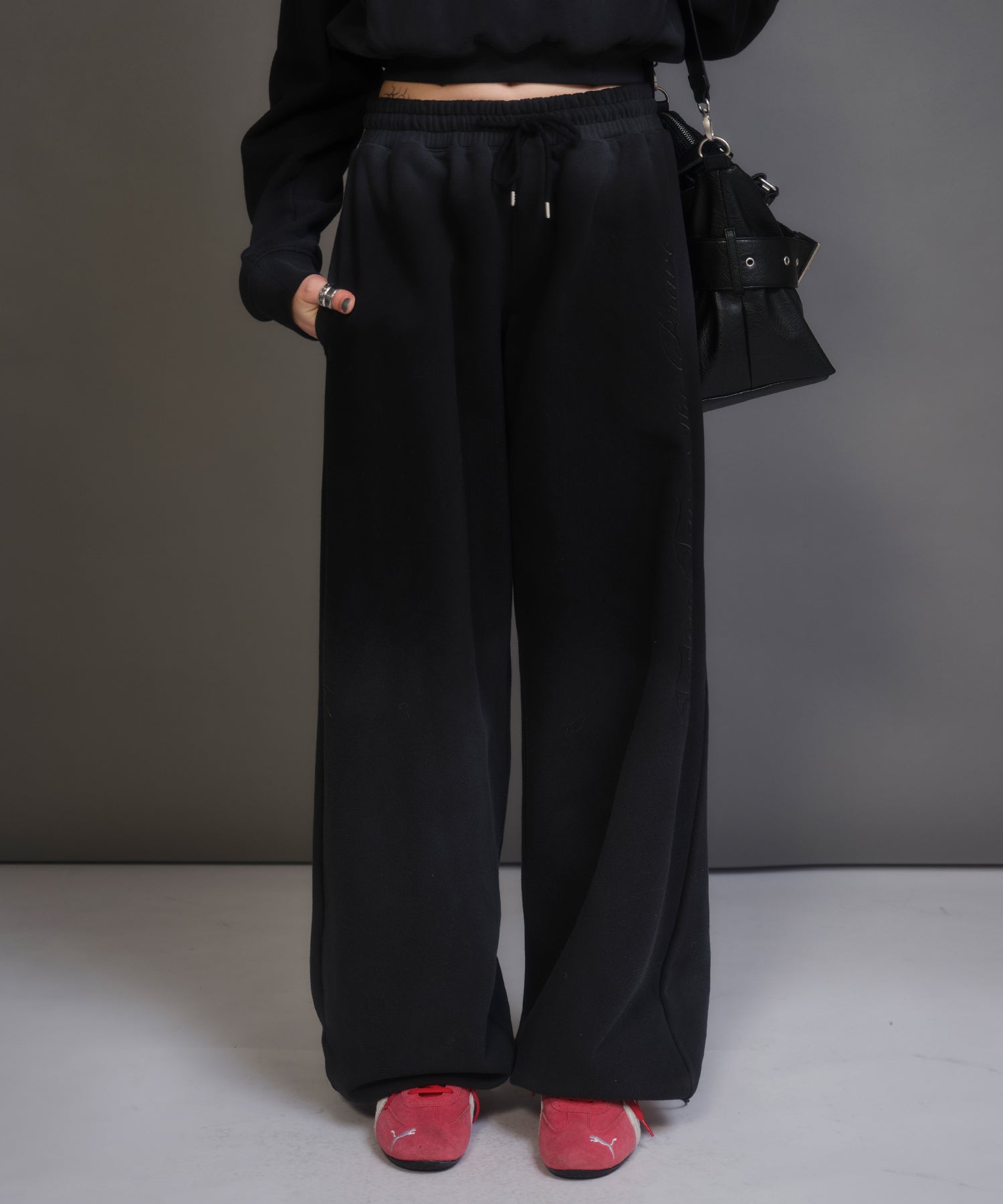 MODEL:170cm/COLOR:BLACK/SIZE:F