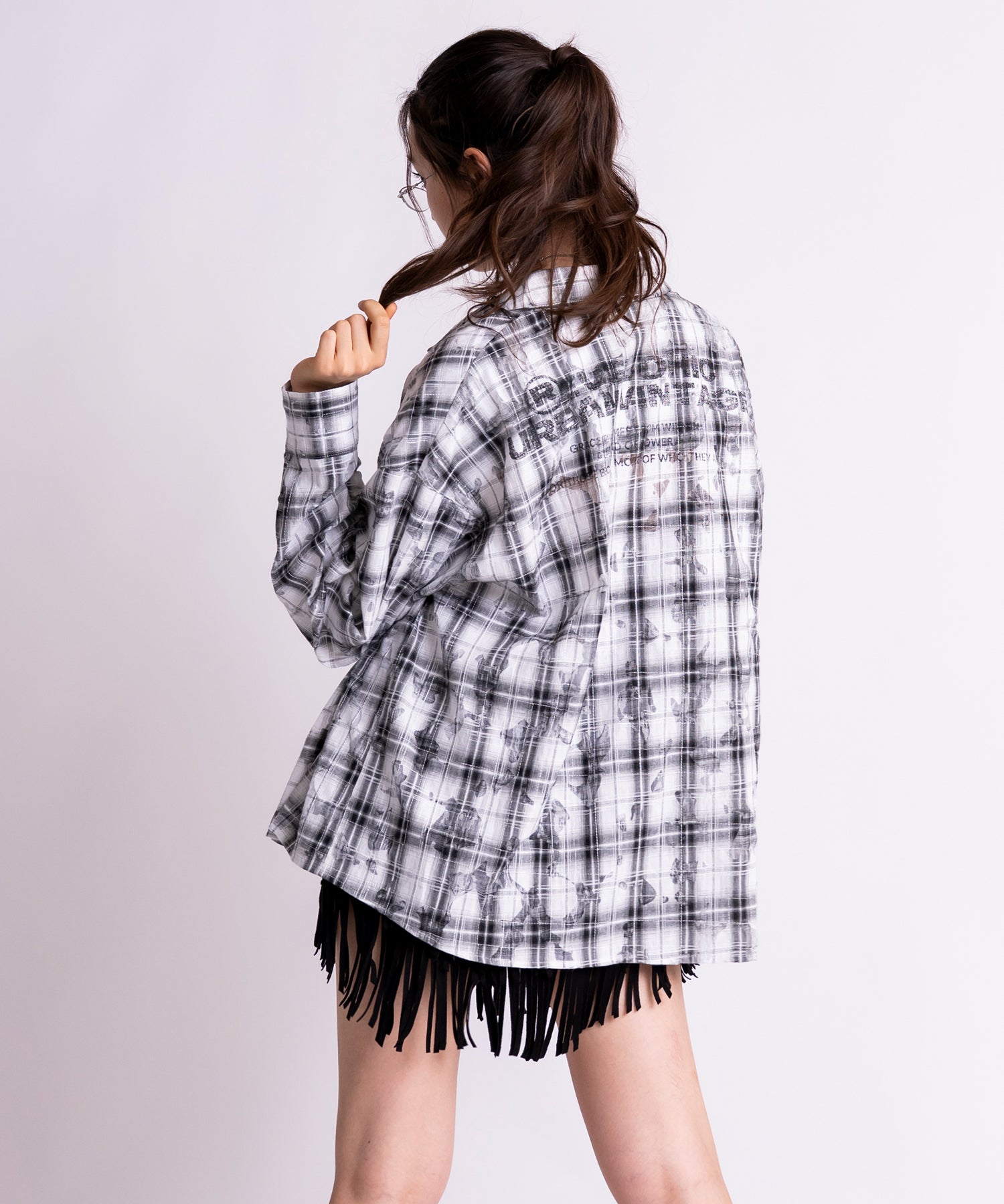 MODEL:172cm/COLOR:WHITE/SIZE:F