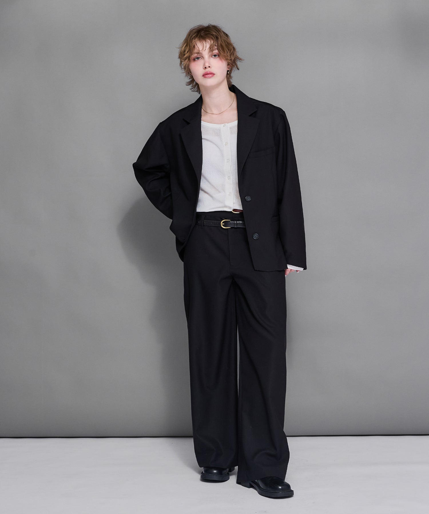 MODEL:170cm/COLOR:BLACK/SIZE:F