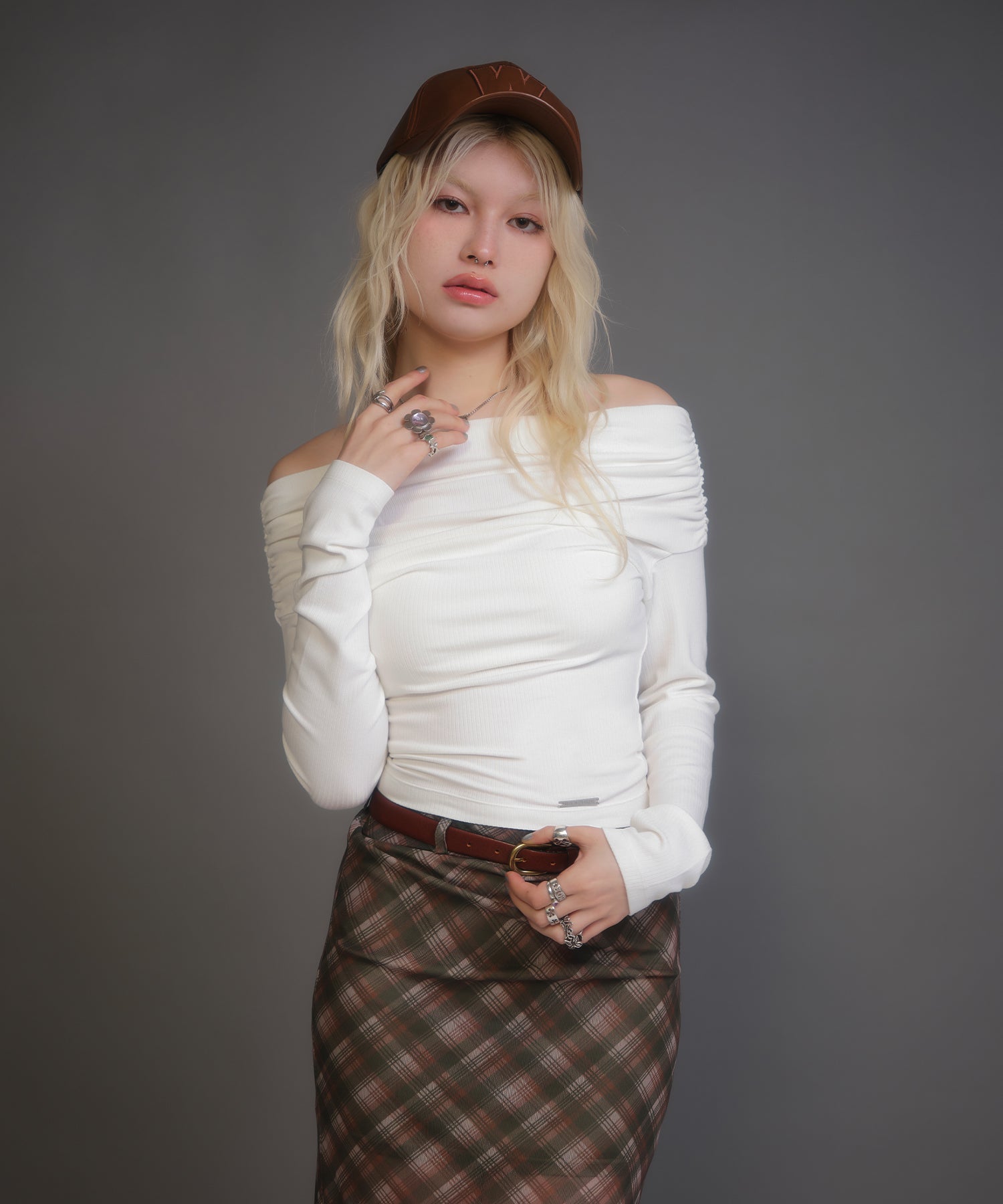 MODEL:170cm/COLOR:WHITE/SIZE:F