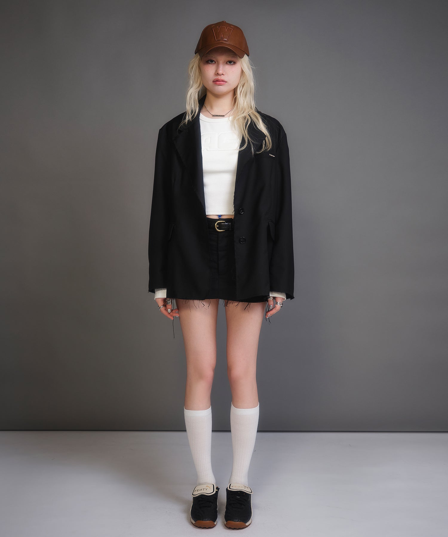 MODEL:170cm/COLOR:BLACK/SIZE:F