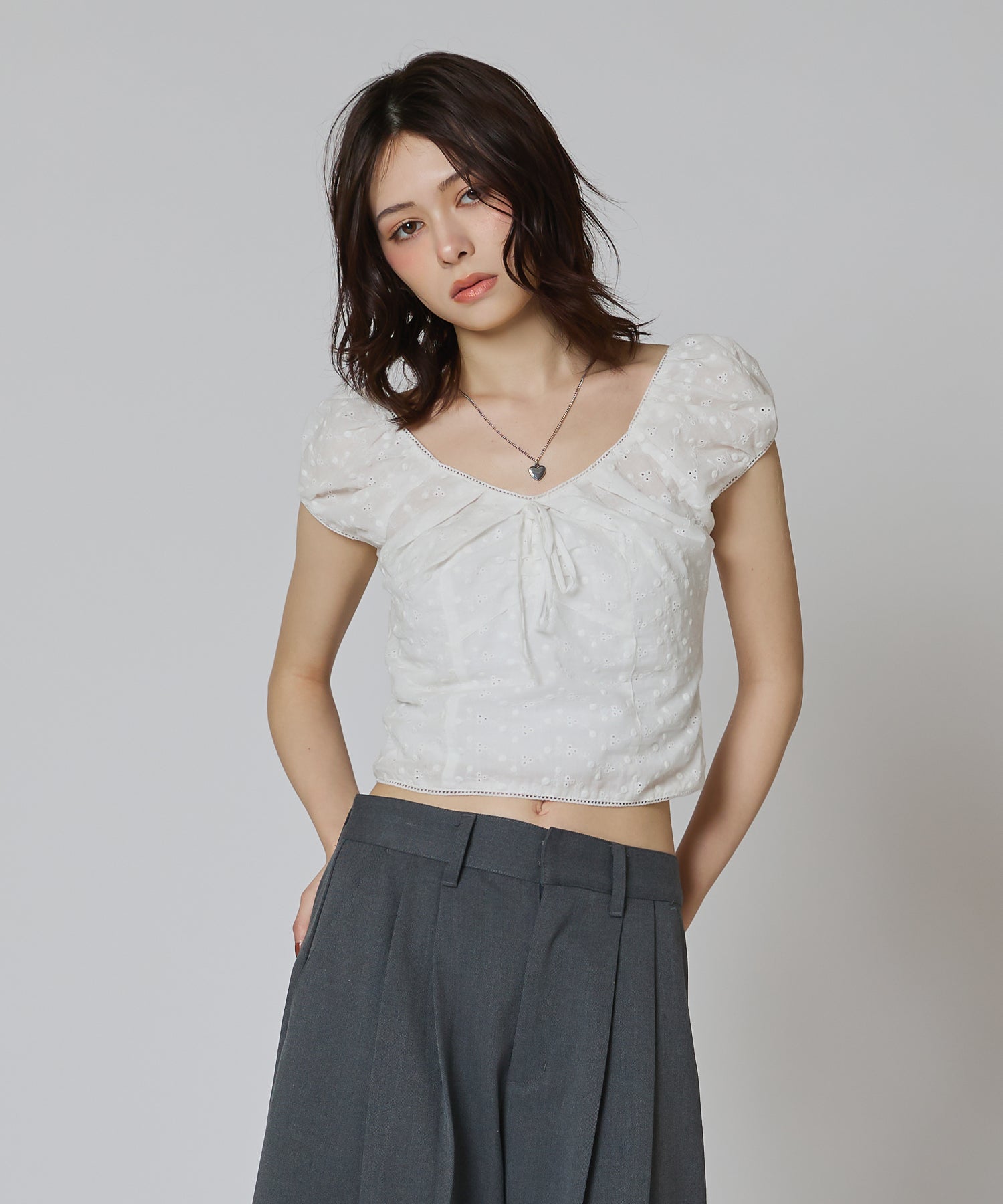 MODEL:163cm/COLOR:WHITE/SIZE:F