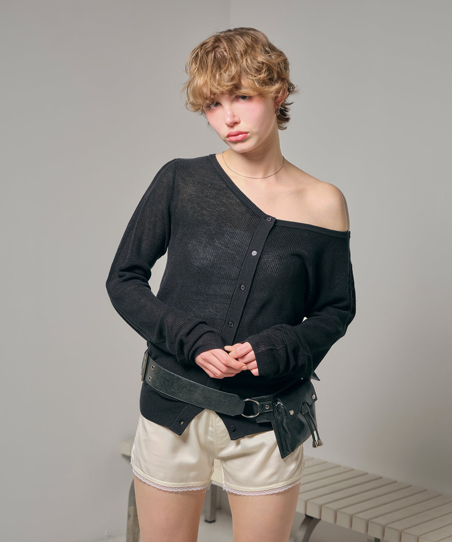 MODEL:170cm/COLOR:BLACK/SIZE:F