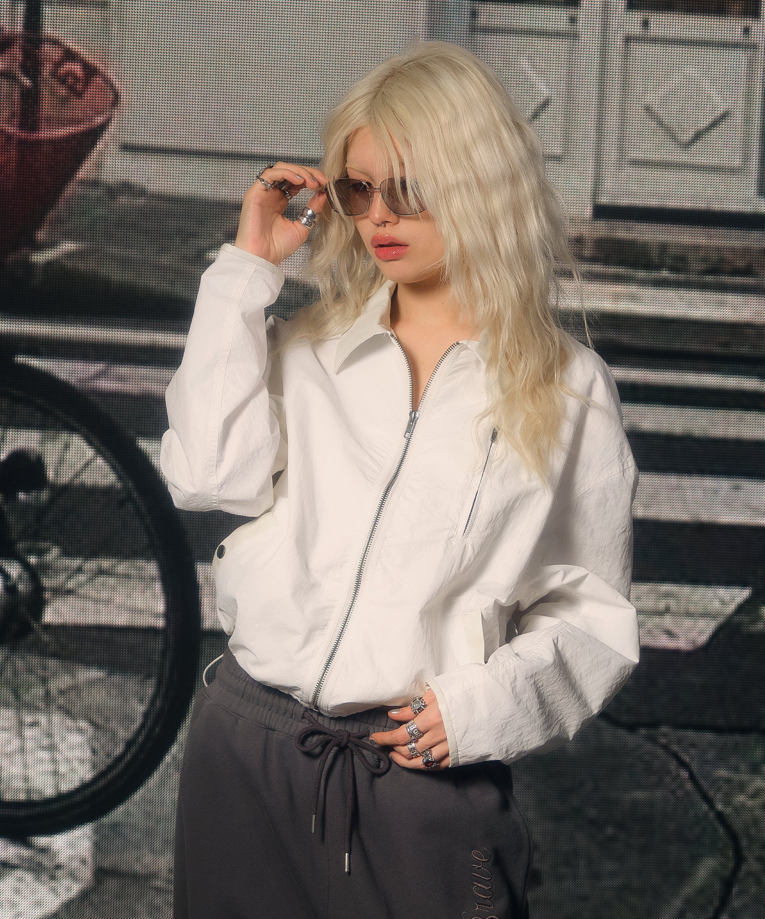 MODEL:170cm/COLOR:WHITE/SIZE:F