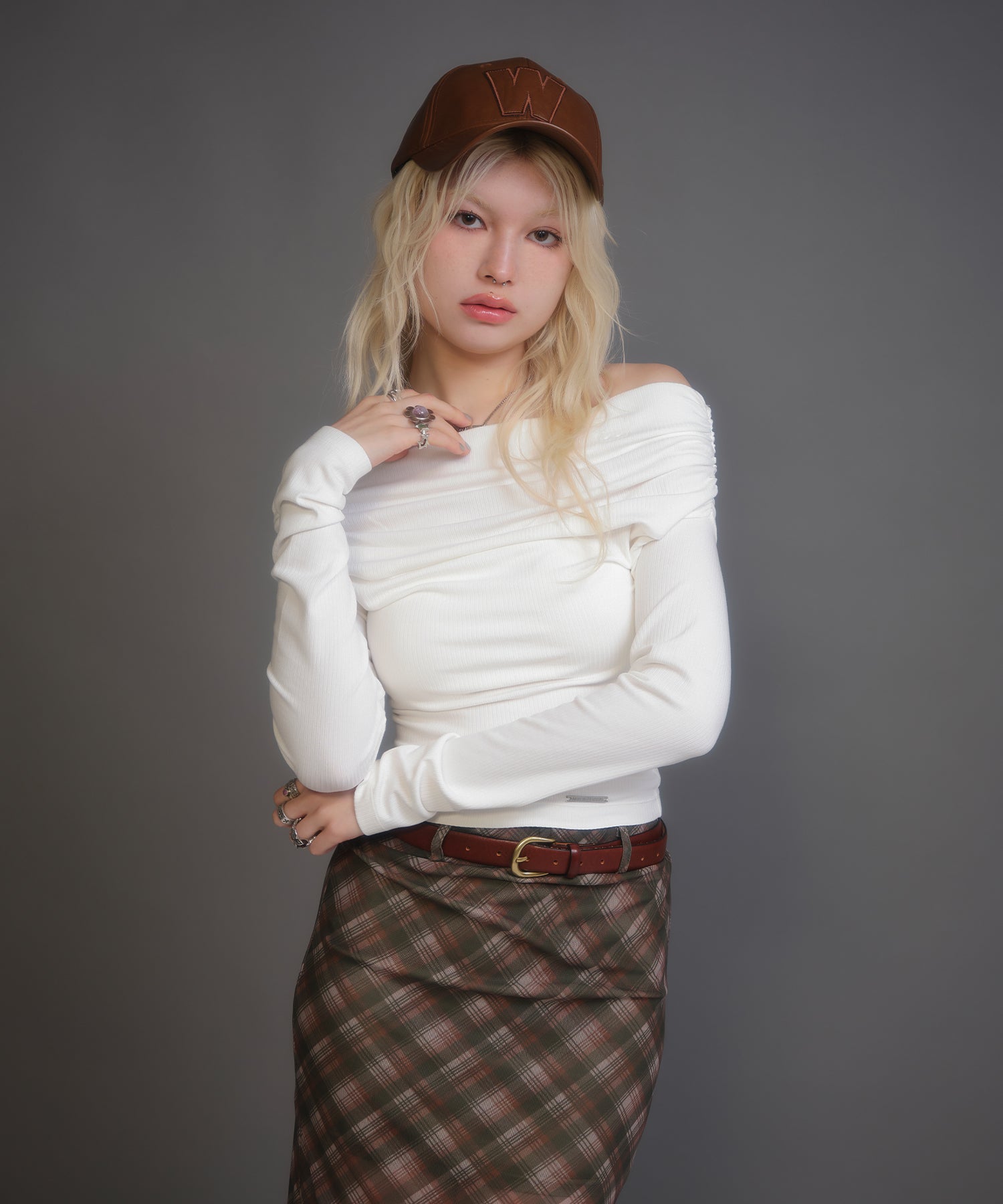 MODEL:170cm/COLOR:WHITE/SIZE:F