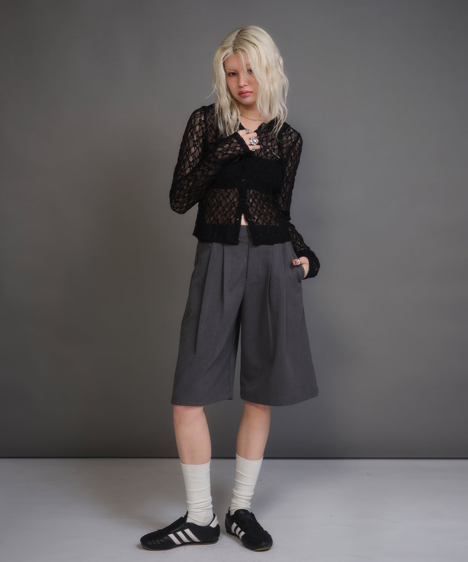 MODEL:170cm/COLOR:BLACK/SIZE:F