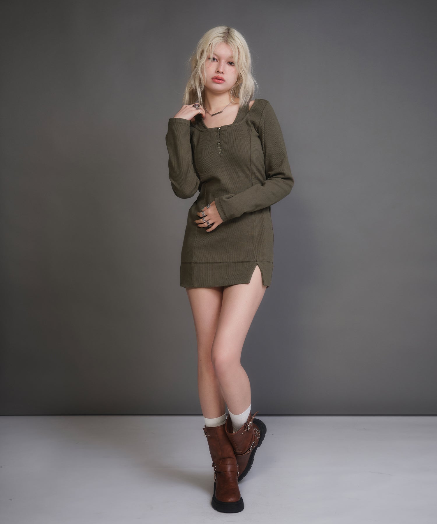 MODEL:170cm/COLOR:KHAKI/SIZE:F