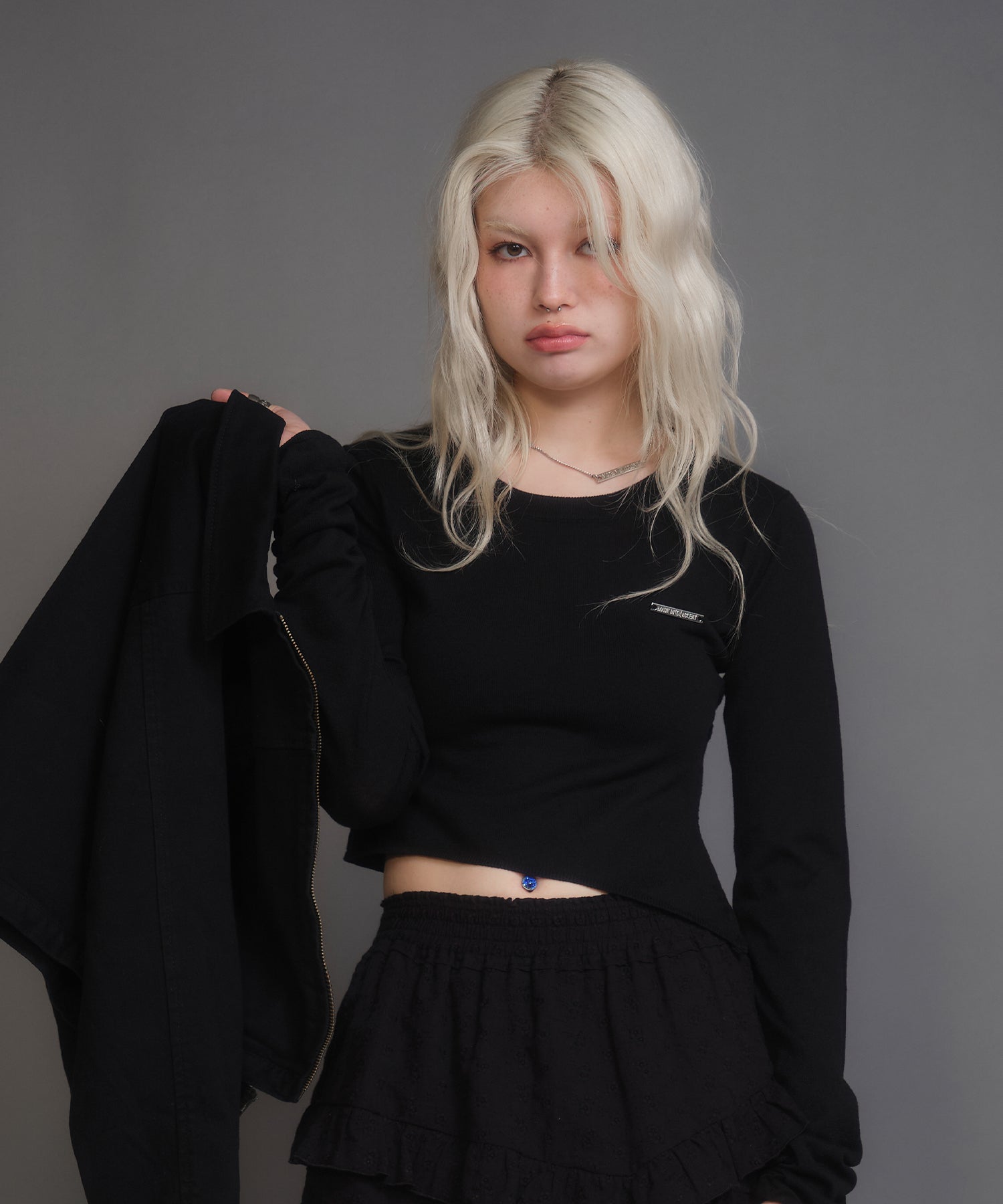 MODEL:170cm/COLOR:BLACK/SIZE:F