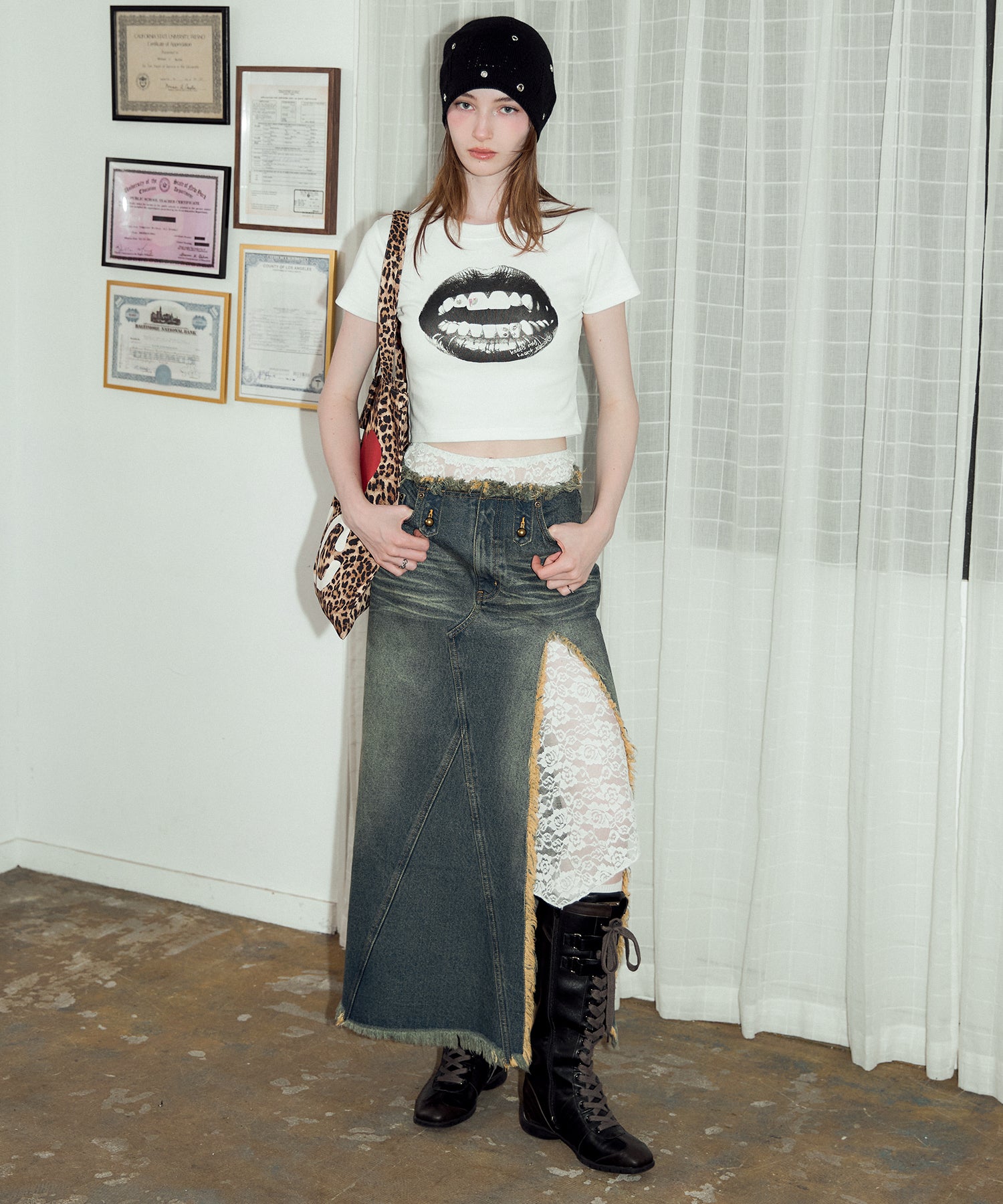 MODEL:174cm/COLOR:WHITE/SIZE:F