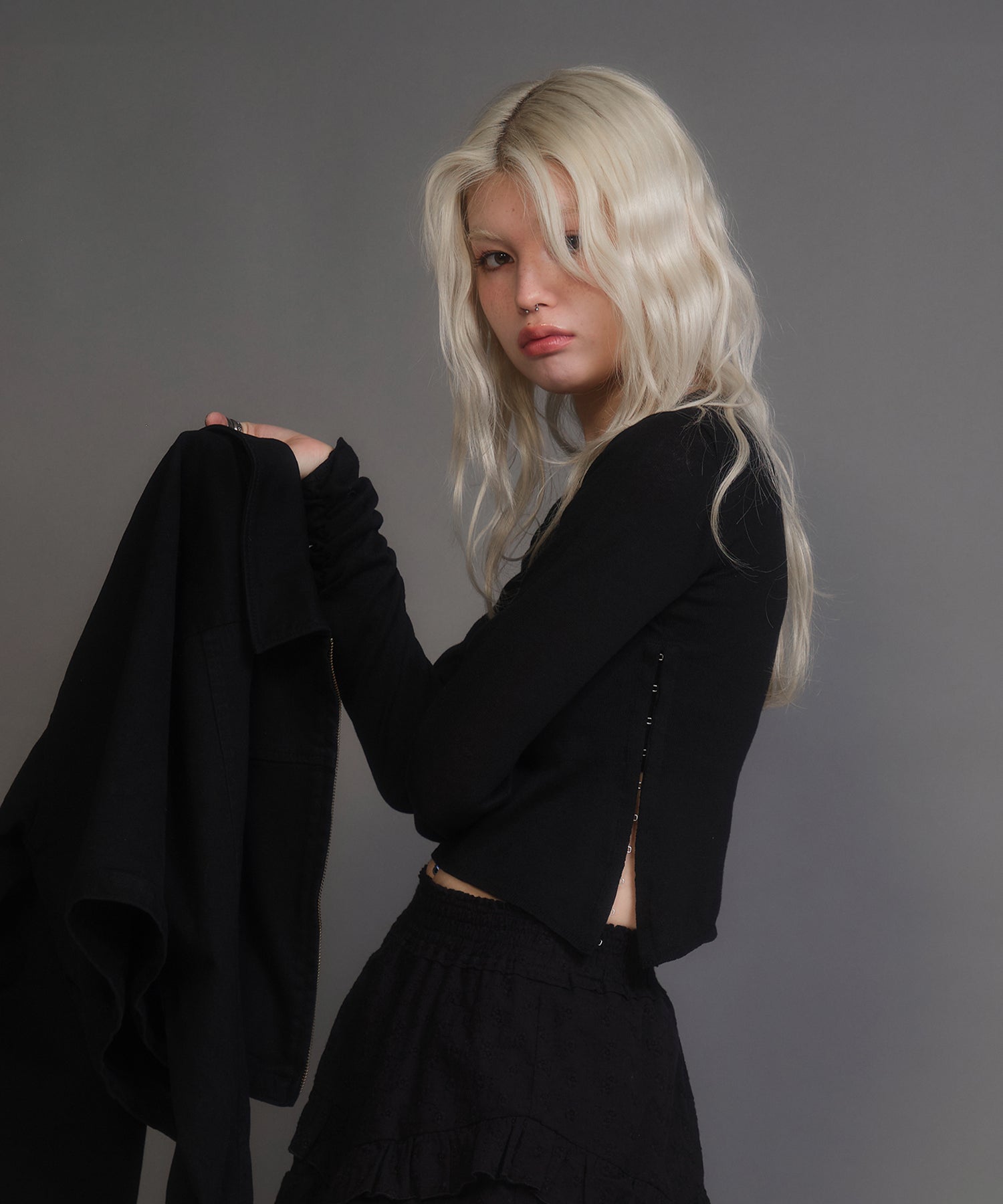 MODEL:170cm/COLOR:BLACK/SIZE:F