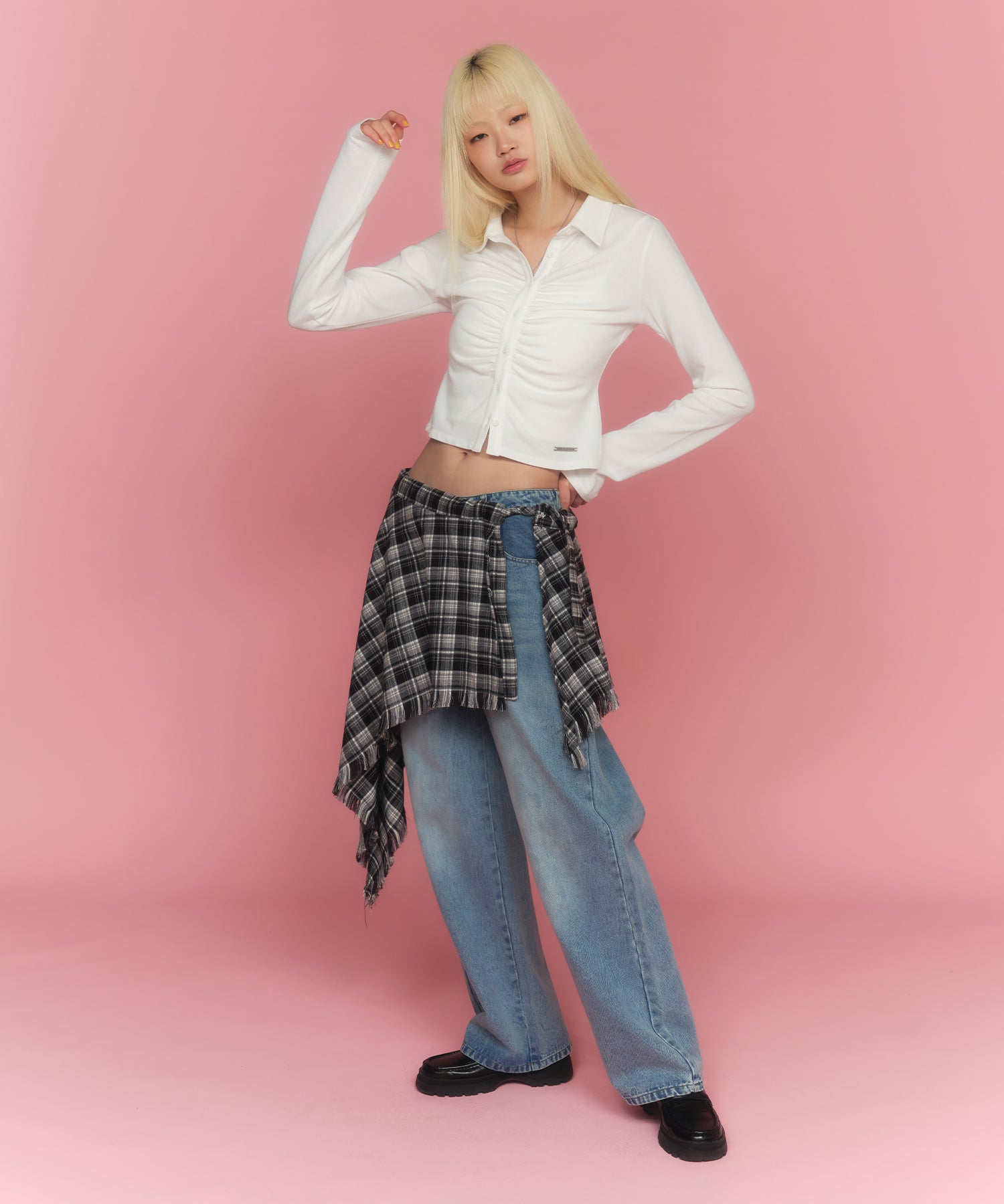 MODEL:174cm/COLOR:WHITE/SIZE:F