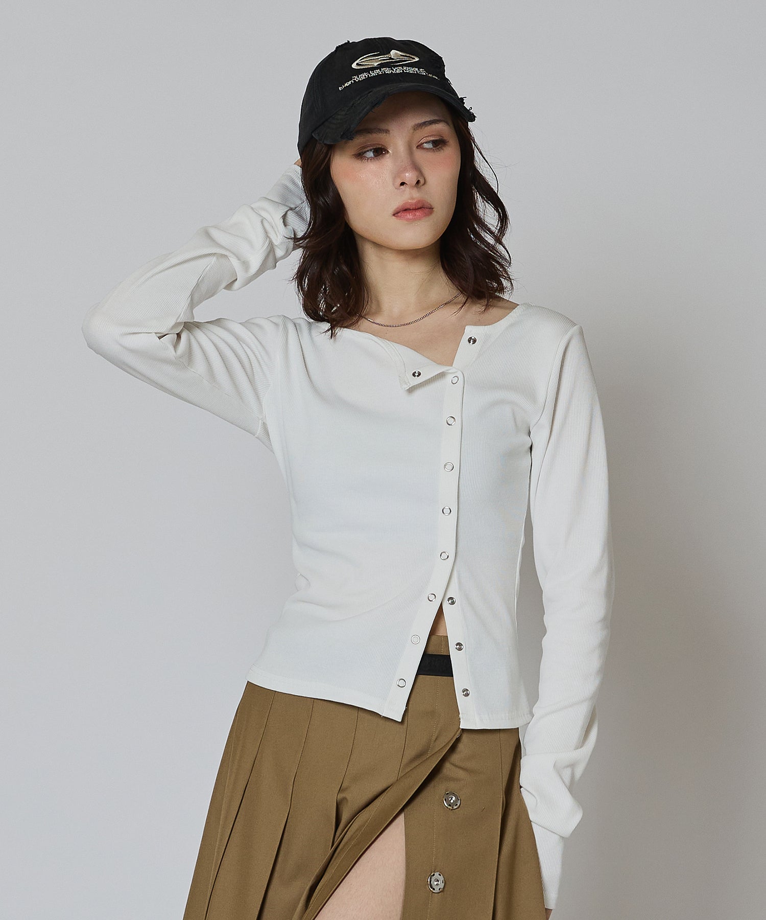 MODEL:163cm/COLOR:WHITE/SIZE:F