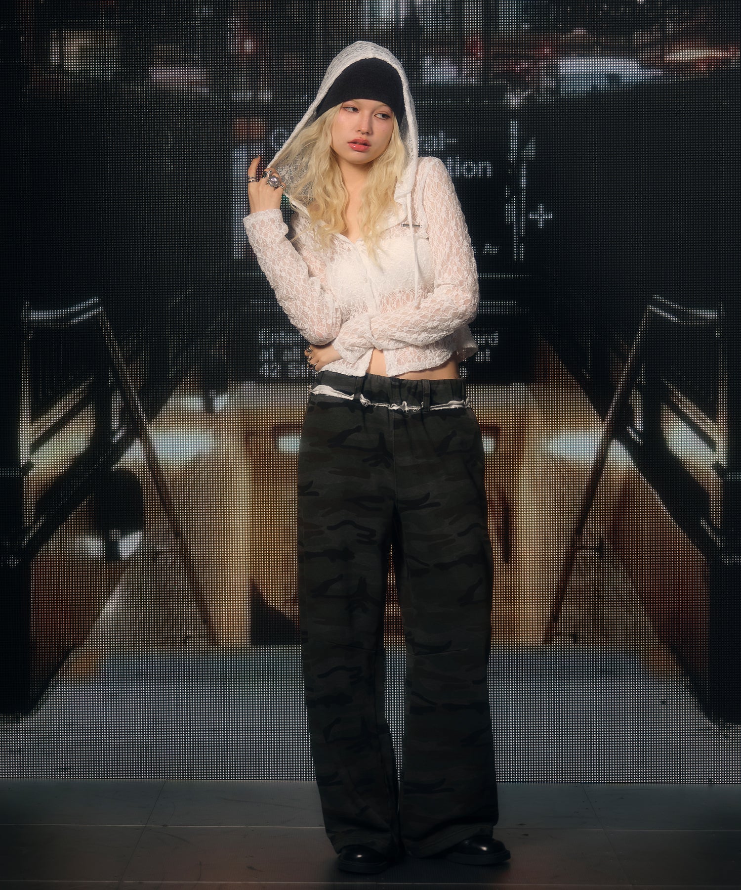 MODEL:170cm/COLOR:WHITE/SIZE:F